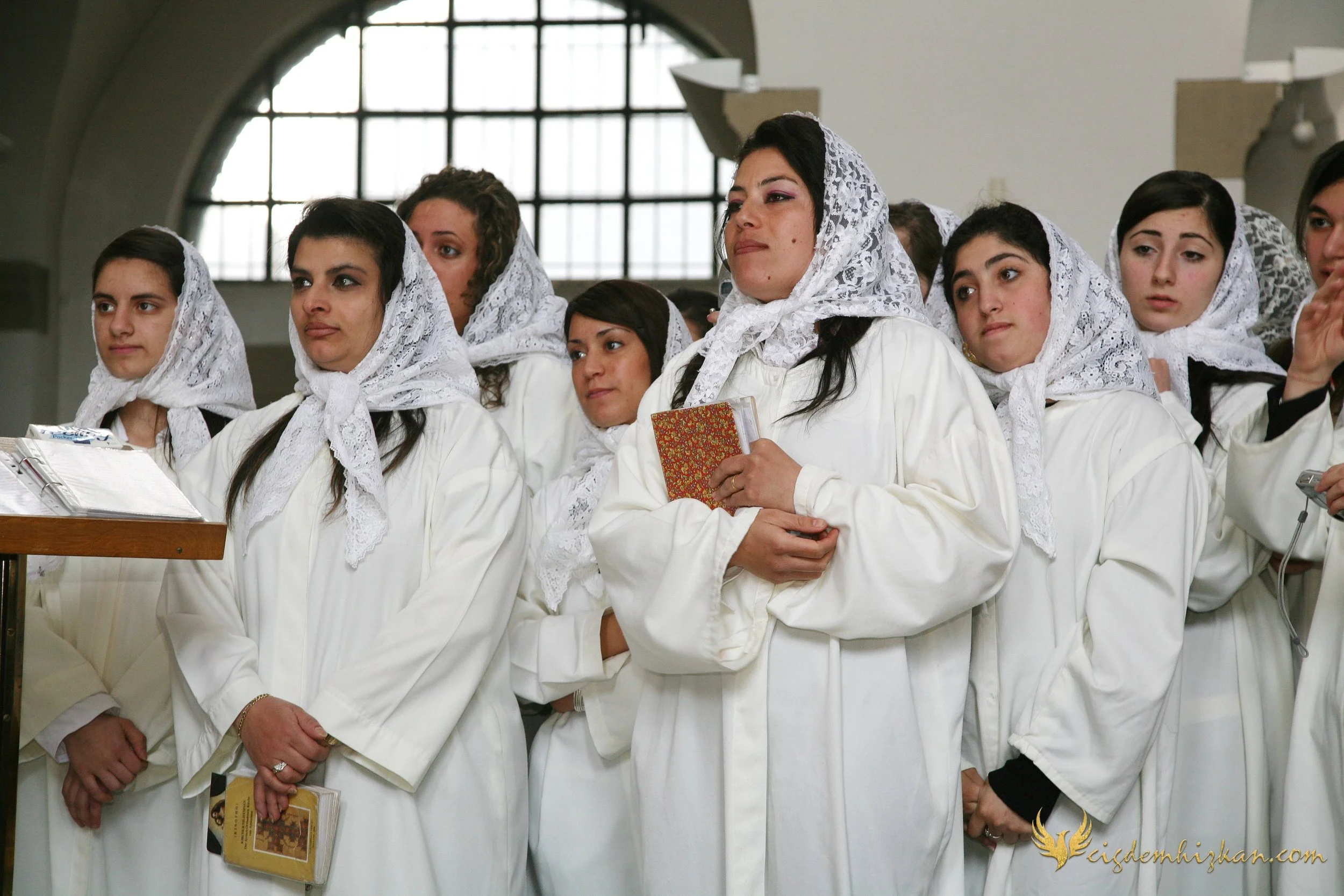 Faith & Community / İnanç ve Topluluk
Syriac Orthodox Church Liturgy – Berlin

A Syriac Orthodox Church ceremony marking the ordination of Abuna Murat Üzel as a priest in Berlin.The photographs document this moment of faith and community during the l