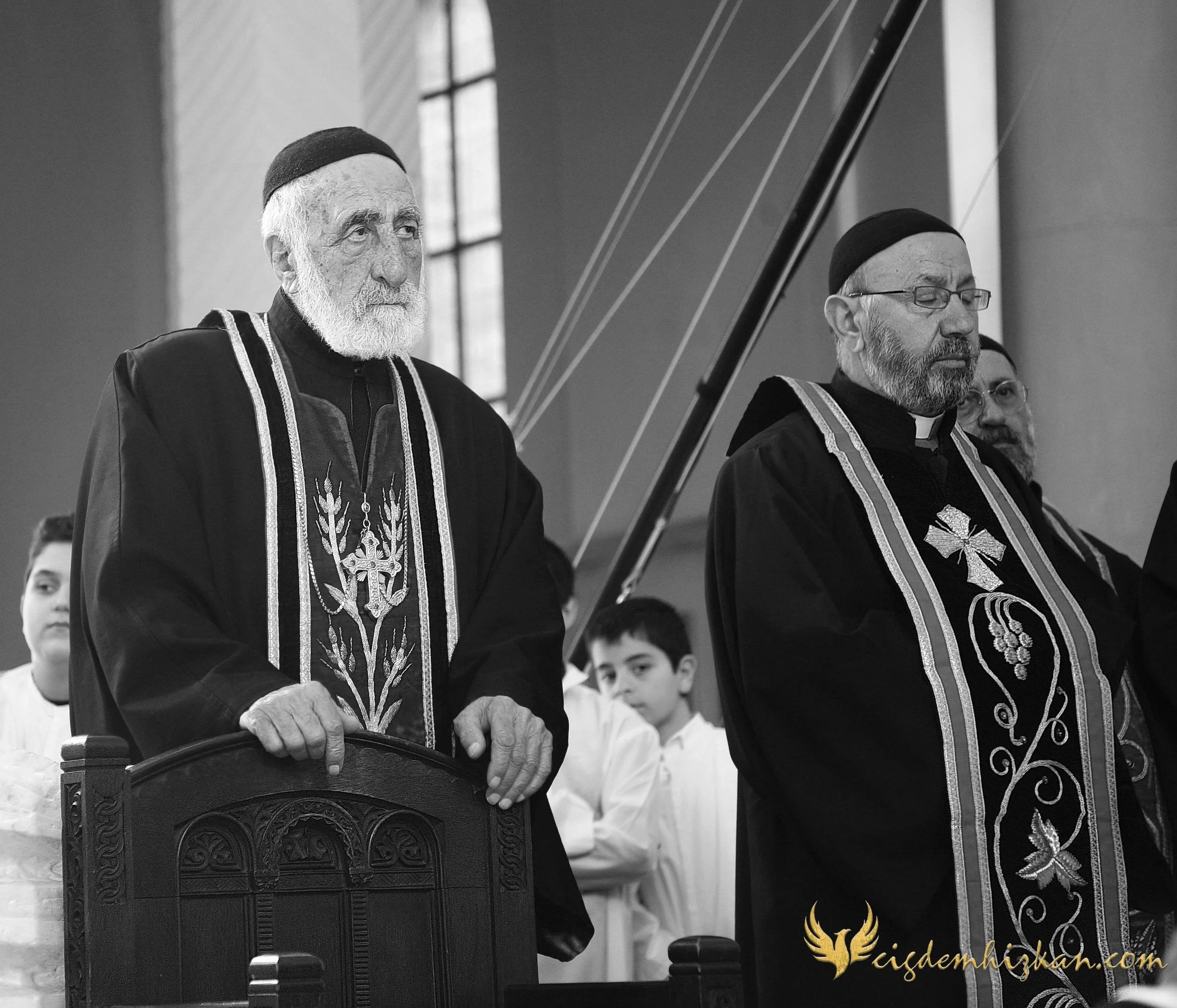 Faith & Community / İnanç ve Topluluk
Syriac Orthodox Church Liturgy – Berlin

A Syriac Orthodox Church ceremony marking the ordination of Abuna Murat Üzel as a priest in Berlin.The photographs document this moment of faith and community during the l