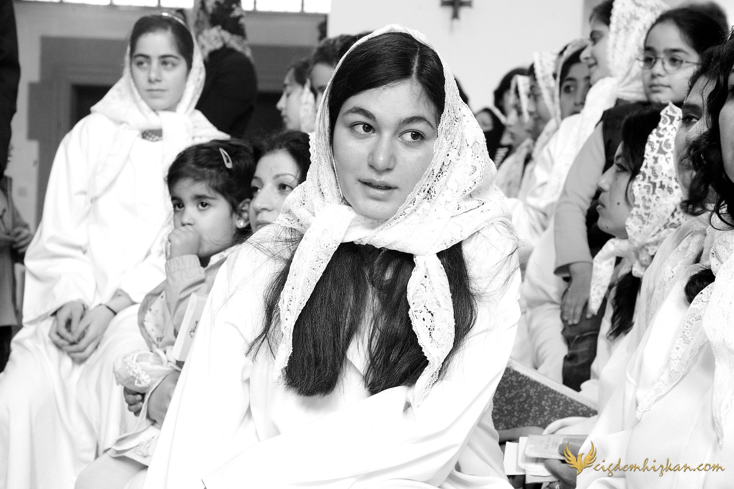 Faith & Community / İnanç ve Topluluk
Syriac Orthodox Church Liturgy – Berlin

A Syriac Orthodox Church ceremony marking the ordination of Abuna Murat Üzel as a priest in Berlin.The photographs document this moment of faith and community during the l