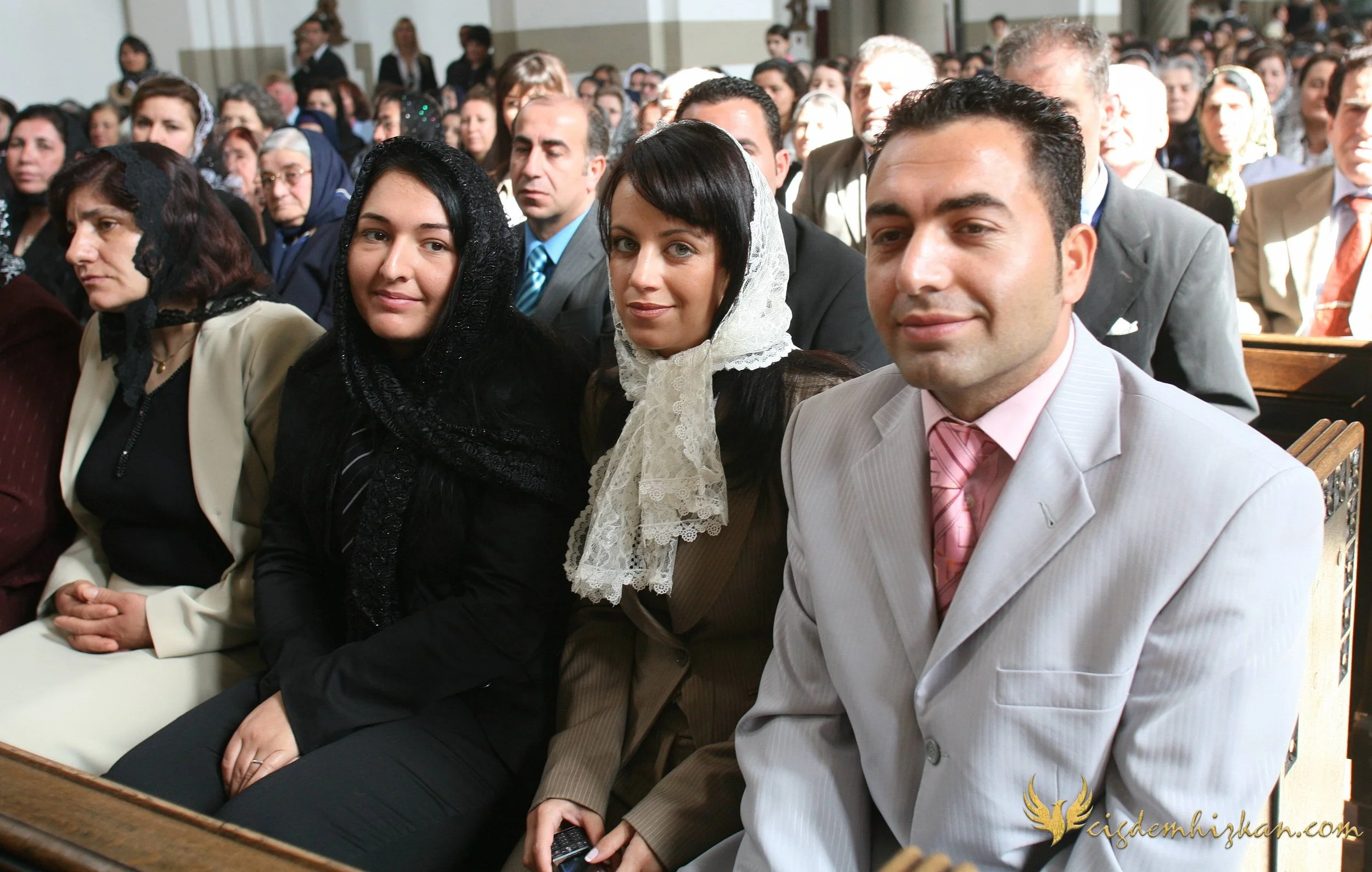 Faith & Community / İnanç ve Topluluk
Syriac Orthodox Church Liturgy – Berlin

A Syriac Orthodox Church ceremony marking the ordination of Abuna Murat Üzel as a priest in Berlin.The photographs document this moment of faith and community during the l
