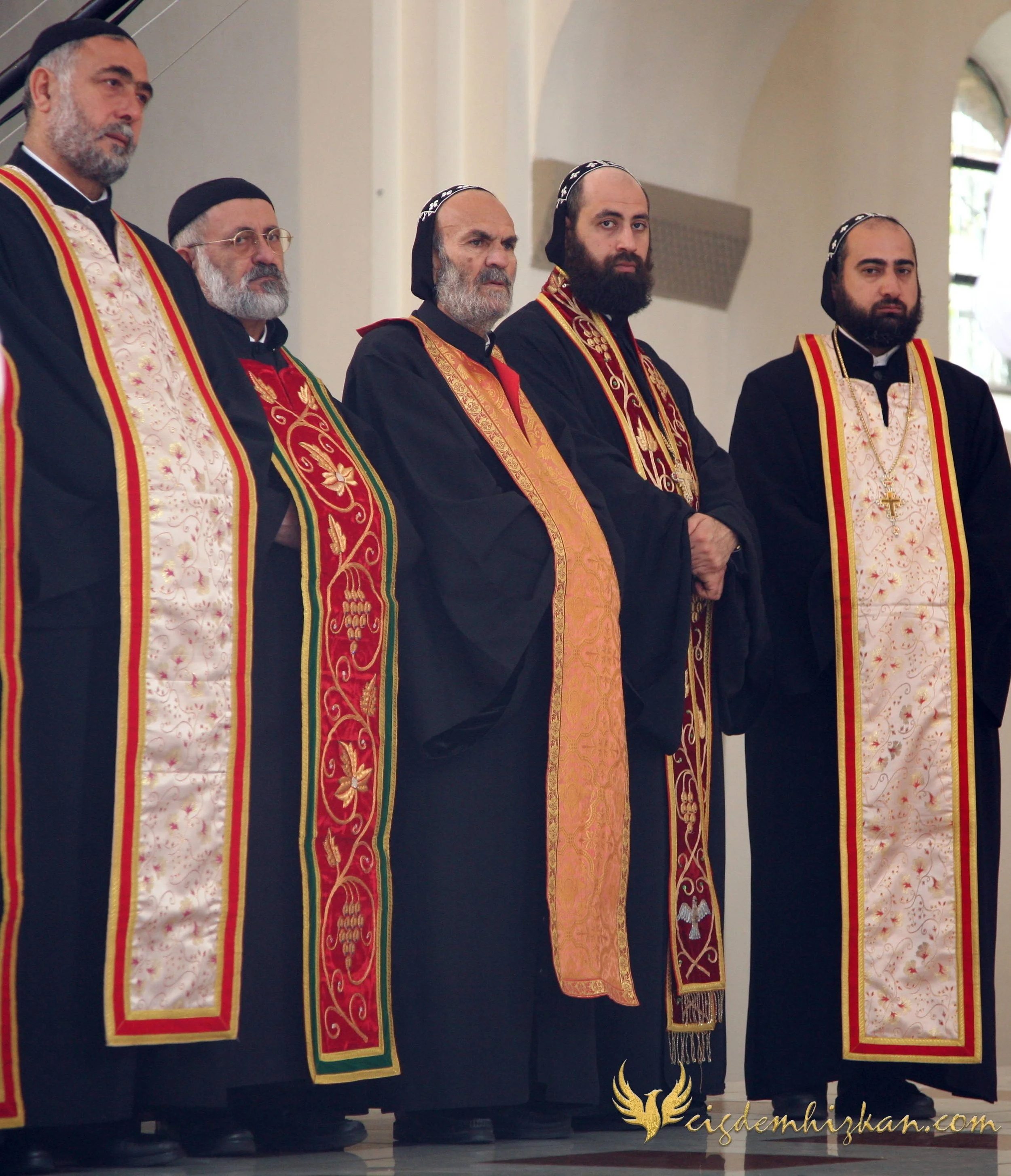 Faith & Community / İnanç ve Topluluk
Syriac Orthodox Church Liturgy – Berlin

A Syriac Orthodox Church ceremony marking the ordination of Abuna Murat Üzel as a priest in Berlin.The photographs document this moment of faith and community during the l