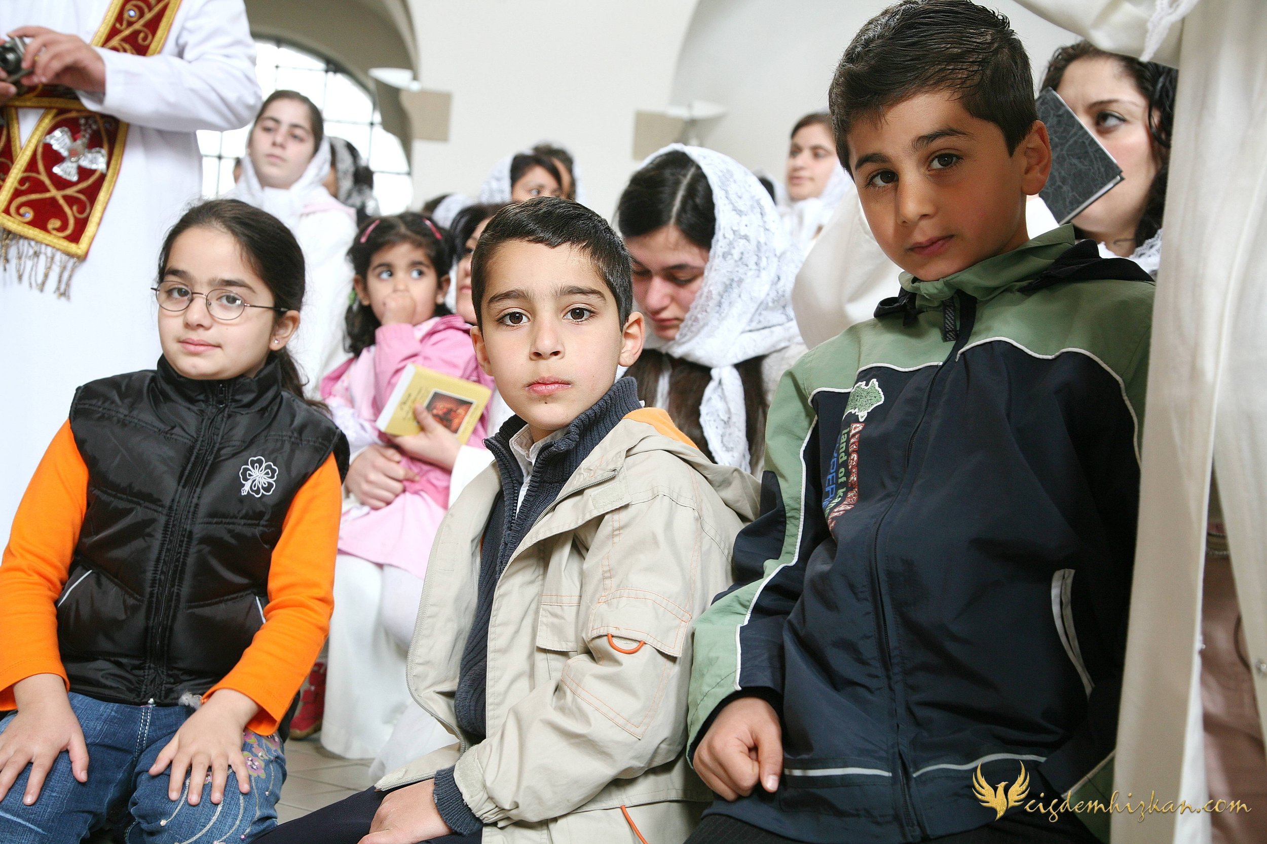 Faith & Community / İnanç ve Topluluk
Syriac Orthodox Church Liturgy – Berlin

A Syriac Orthodox Church ceremony marking the ordination of Abuna Murat Üzel as a priest in Berlin.The photographs document this moment of faith and community during the l