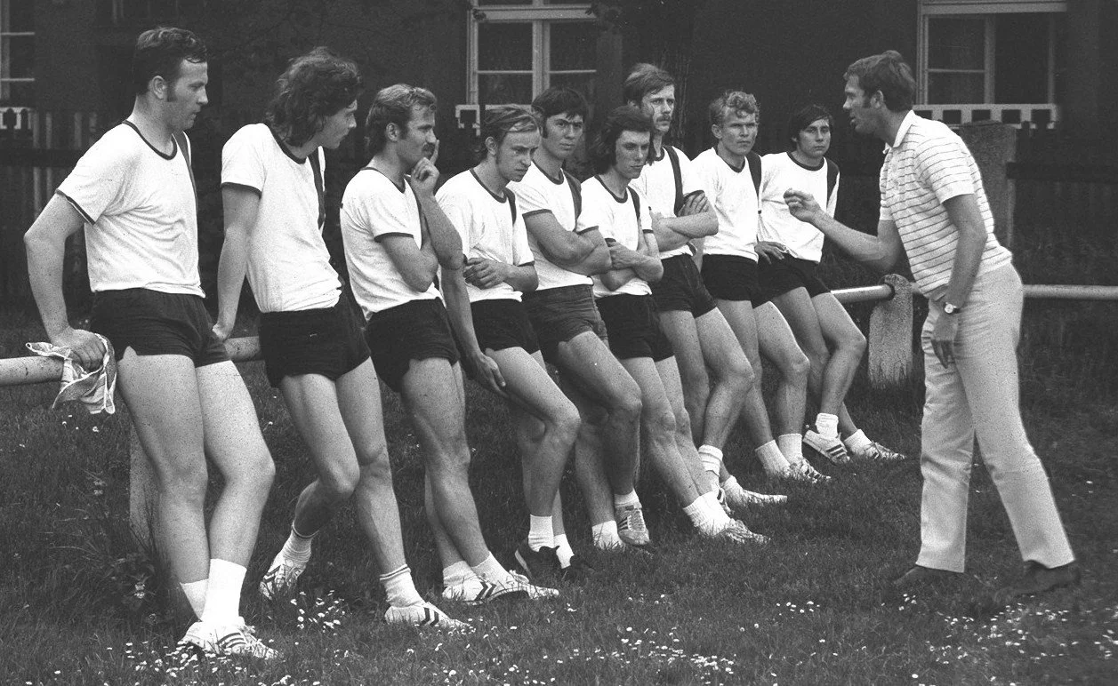1971-1.-Maenner-mit-Trainer-Hans-Moser.jpg