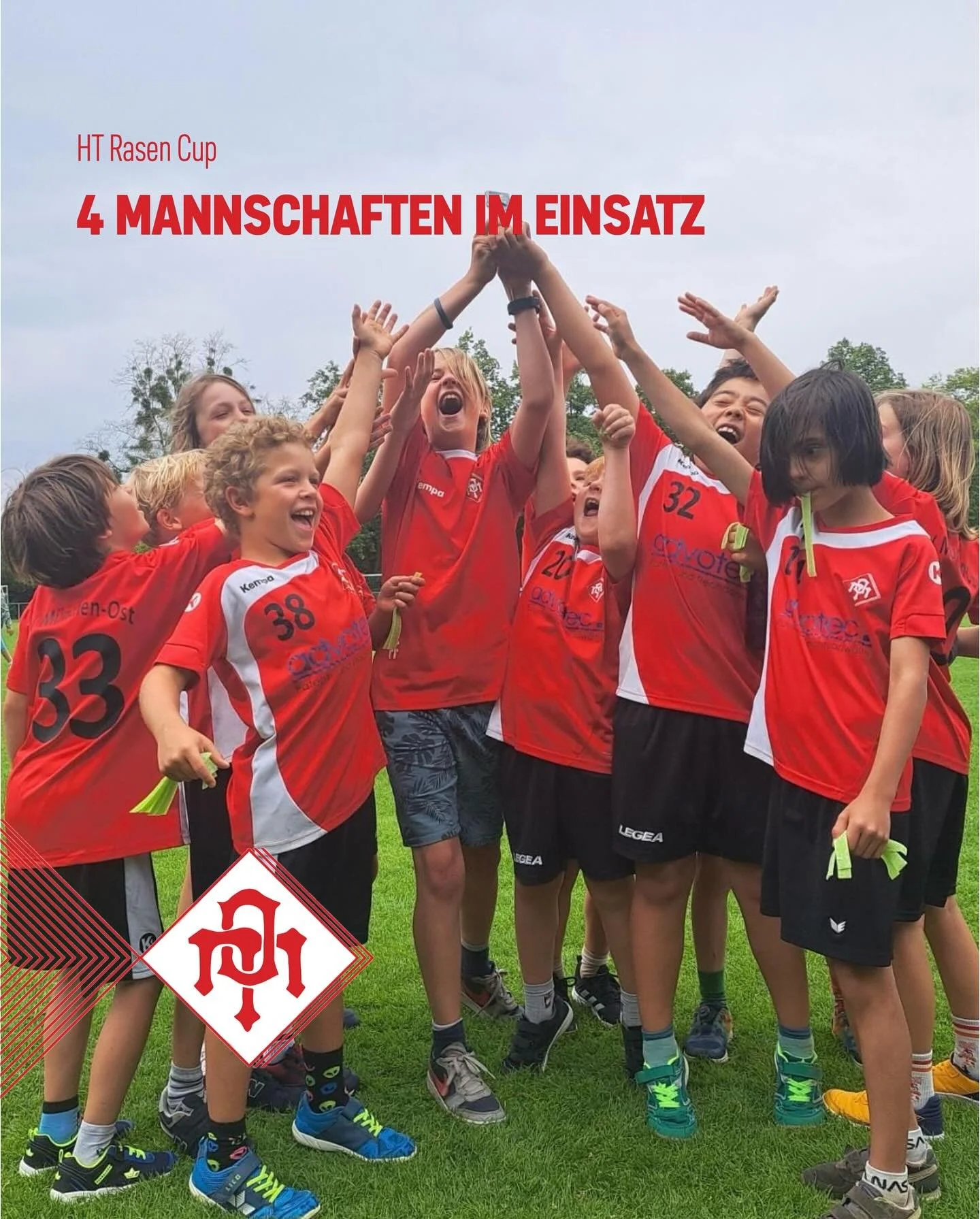 Wahnsinns Spa&szlig; ❤️&zwj;🔥

4 unserer Kids-Teams gaben am Wochenende Vollgas beim Rasenturnier in HT 🔥

Tolle Leistungen, hammer Team-Geist, super Trainer-Leistungen 💪

Bernd Schwarzw&auml;lder:

&ldquo;Wundersch&ouml;ner Handballtag bei HT, ni