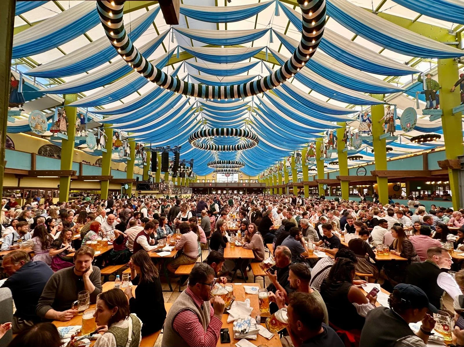 handball_wiesn2.jpeg