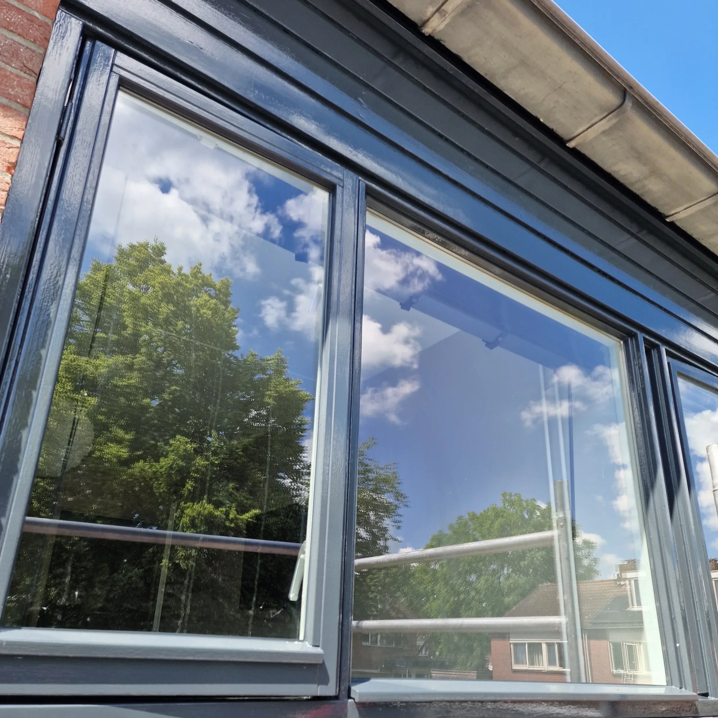 Rosberg vakschilders, buitenkozijn strak in de sigma allure gloss