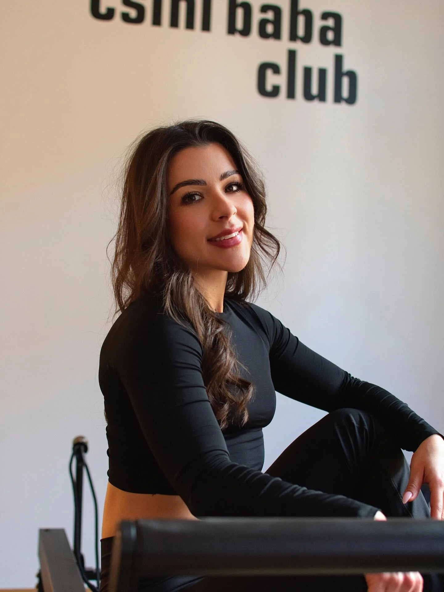 Killer reformer edzőnk: Juli❤️

&ldquo;Sziasztok! Juli vagyok! 🤗

Az &oacute;r&aacute;imon a dinamikus, erős&iacute;tő gyakorlatok&eacute; a főszerep: izzadunk, dolgozunk, form&aacute;lunk, mik&ouml;zben v&eacute;gig j&oacute; a hangulat.
N&aacute;l