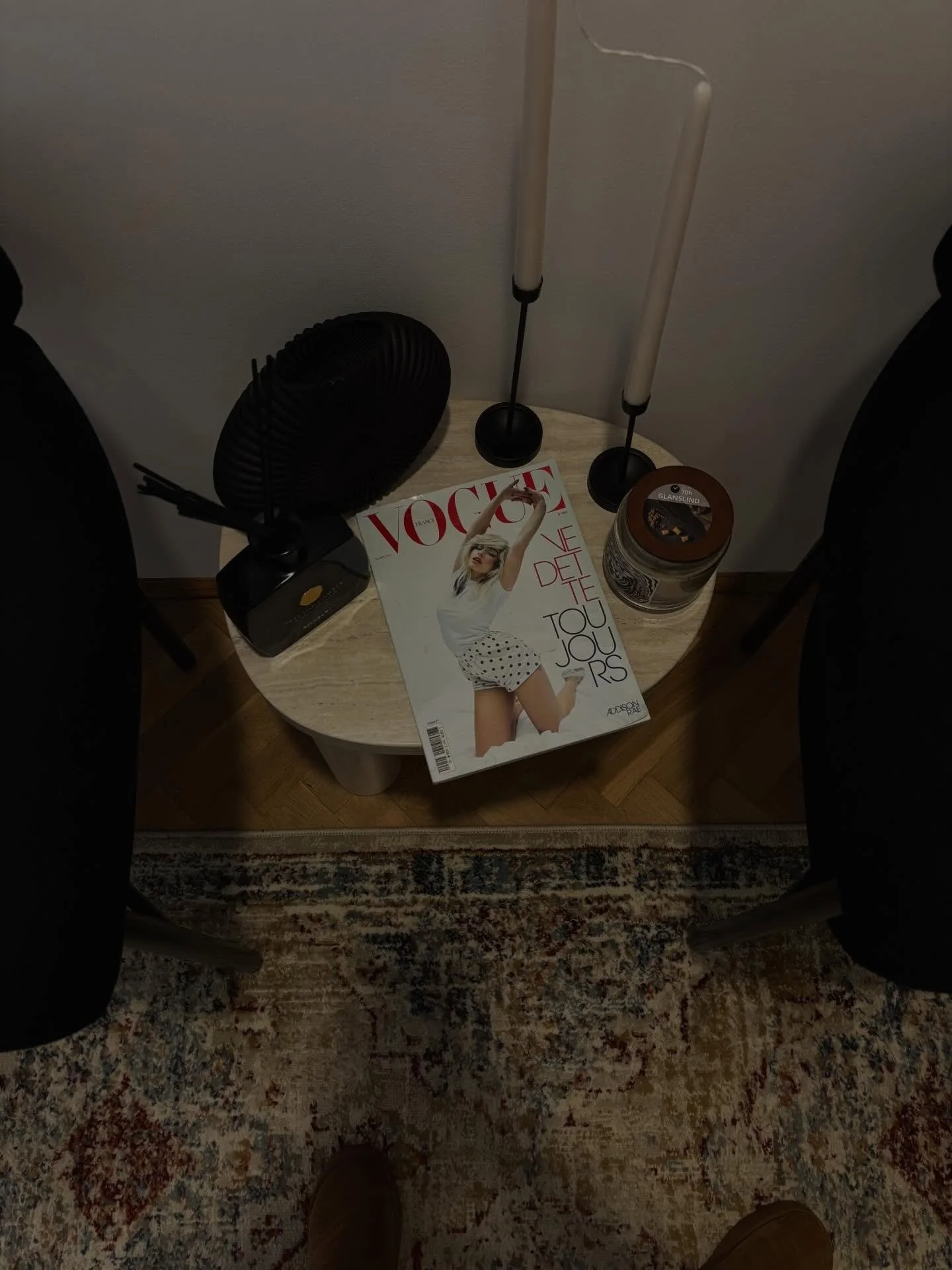 Hoztunk egy kis &iacute;zel&iacute;tőt abb&oacute;l, milyen n&aacute;lunk lenni.✨

Lapozz, n&eacute;zz k&ouml;r&uuml;l, &eacute;s &eacute;rezd meg a vibe-ot.
Ha megsz&oacute;l&iacute;t, v&aacute;runk az &Uacute;jlip&oacute;t legszebb r&eacute;sz&eacu