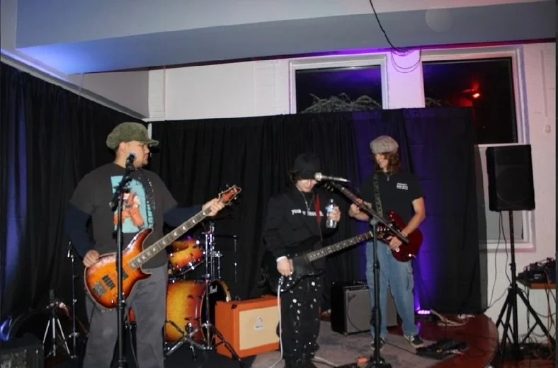 Even through pain, we persevere 
Live at @thestackbpt 12/14 
A special thanks to @boohoowillgrahamcracker for the photos