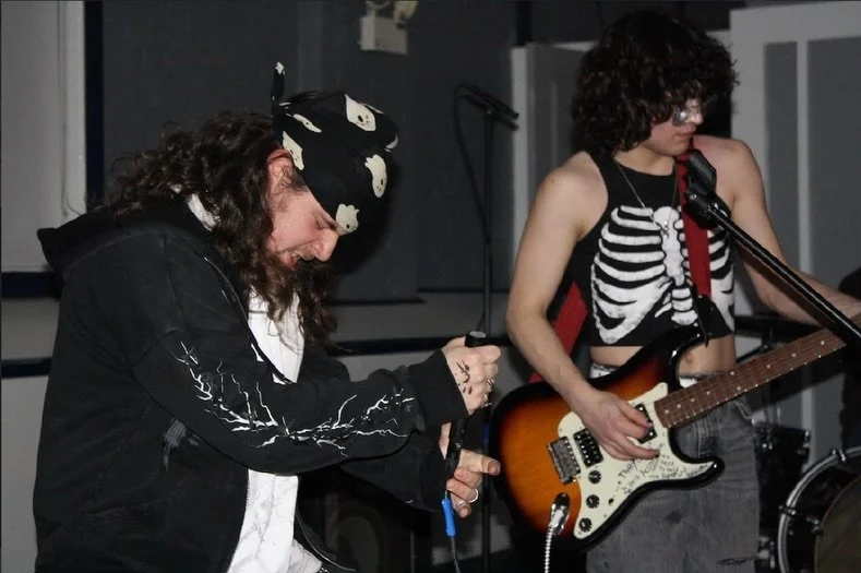 2/7/2026 with @alleycats.diy and @beheresound. 

A special thanks to @v3ry_grape for joining us on stage 

📸 @stewpidqueerphotography