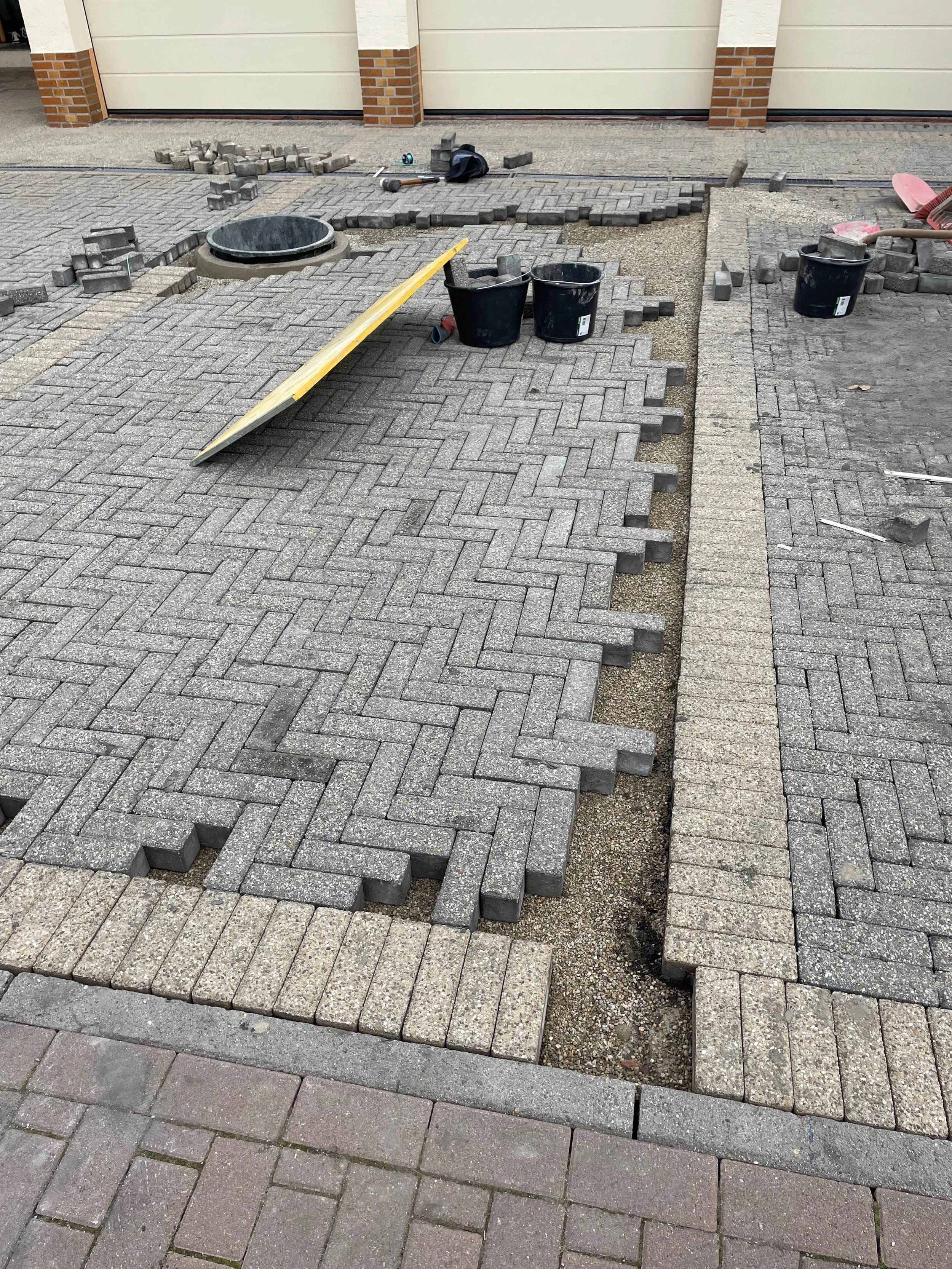 Hof- und Garageneinfahrt