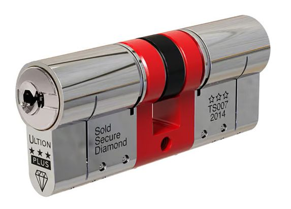 An Ultion TS007 3* euro cylinder with text to the right showcasing the strengths and weaknesses.