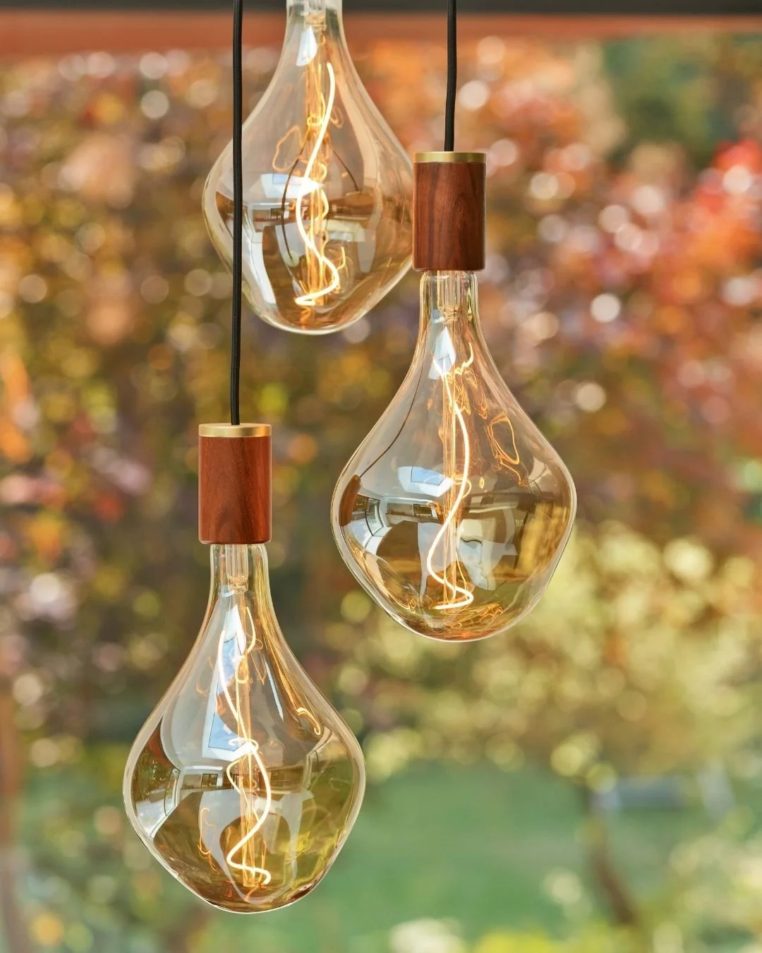 Lighting is not a finishing touch. It is a specification.

These Edison pendants were chosen for the quality of the filament, the warmth of the colour temperature and the way the amber glass reads against the cabinetry at dusk. Our team presents ligh