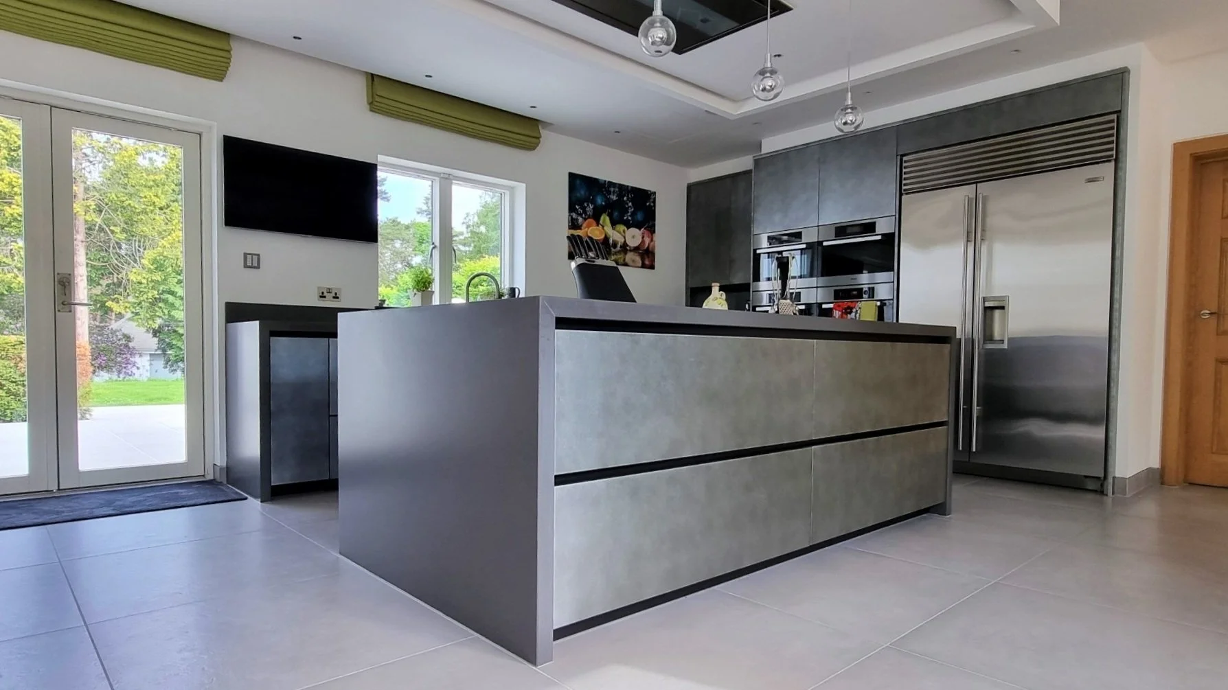 Warendorf Contemporary Handleless Kitchen