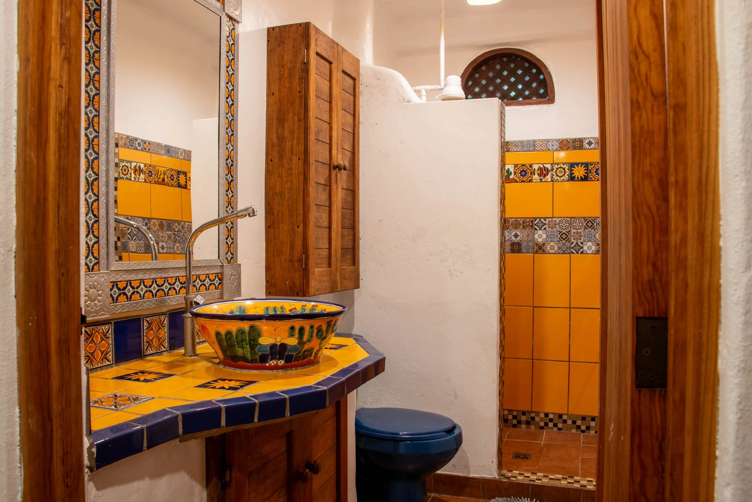 Unit 1 bathroom-1.jpg