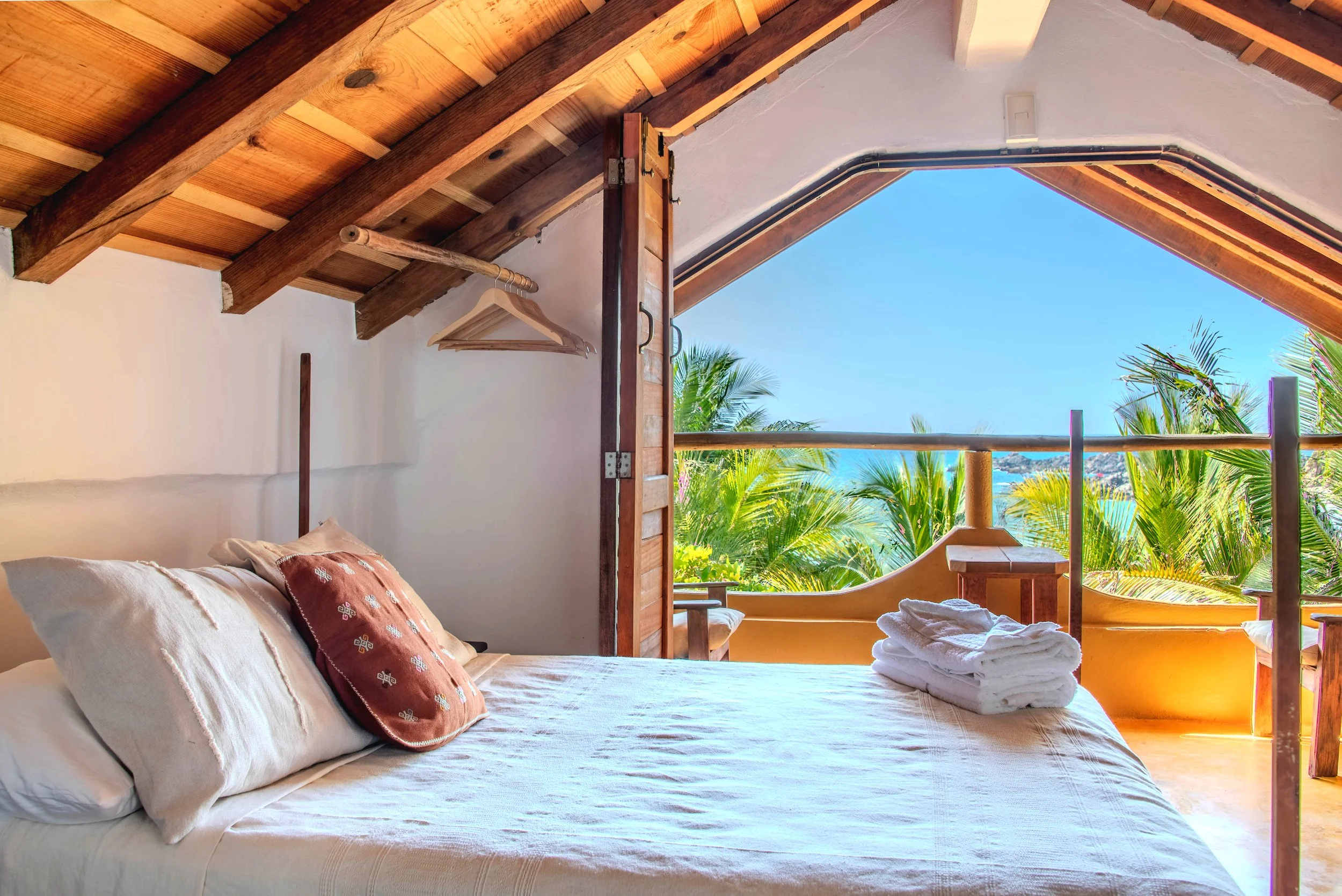 Nest bed w- view-3-web.jpg