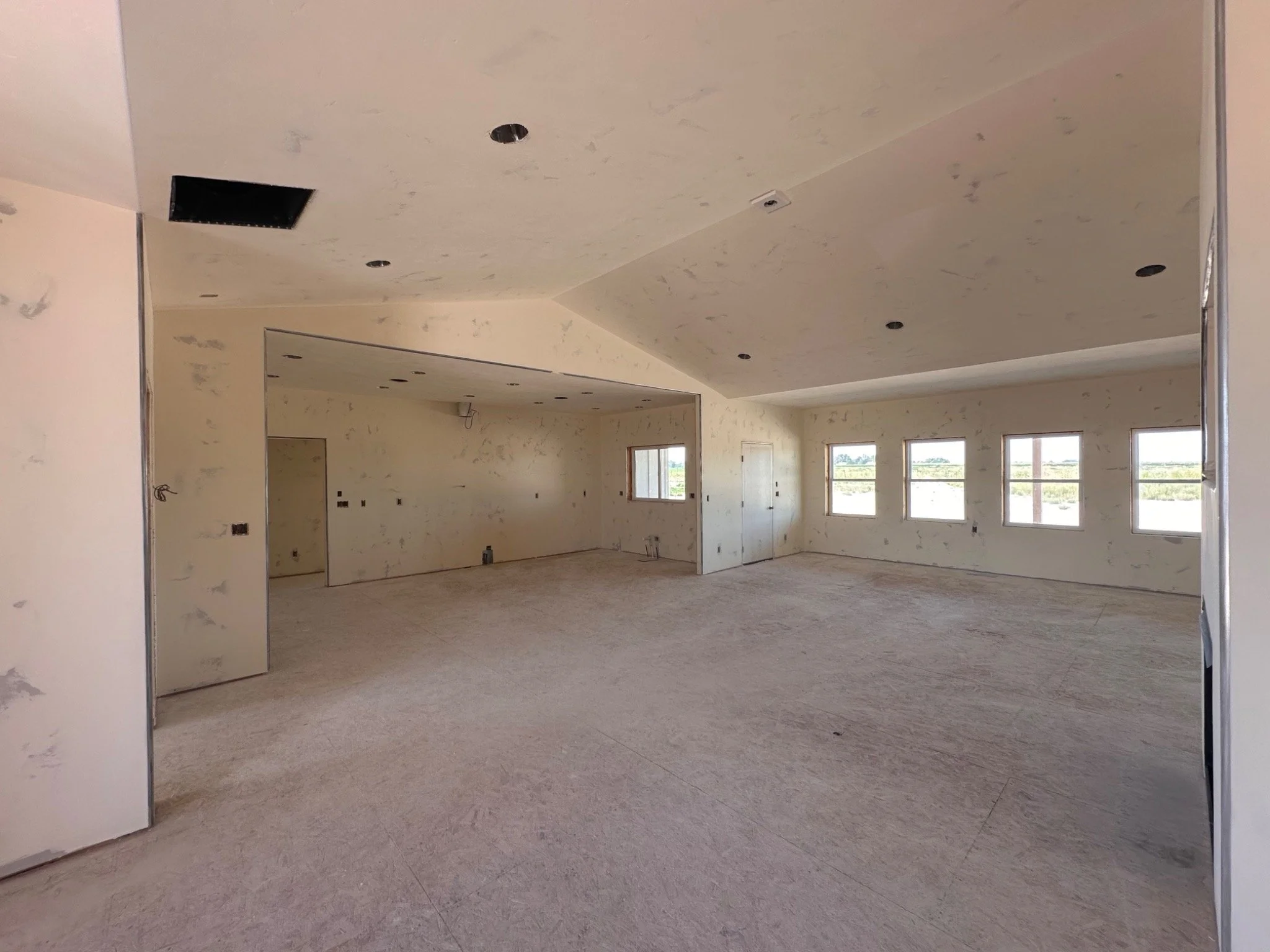 custom-home-drywall-vaulted-ceiling-southern-idaho.jpg