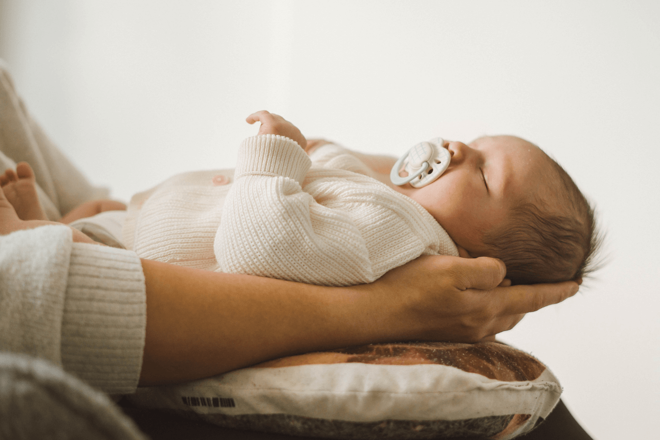 newborn photographer dorset.png
