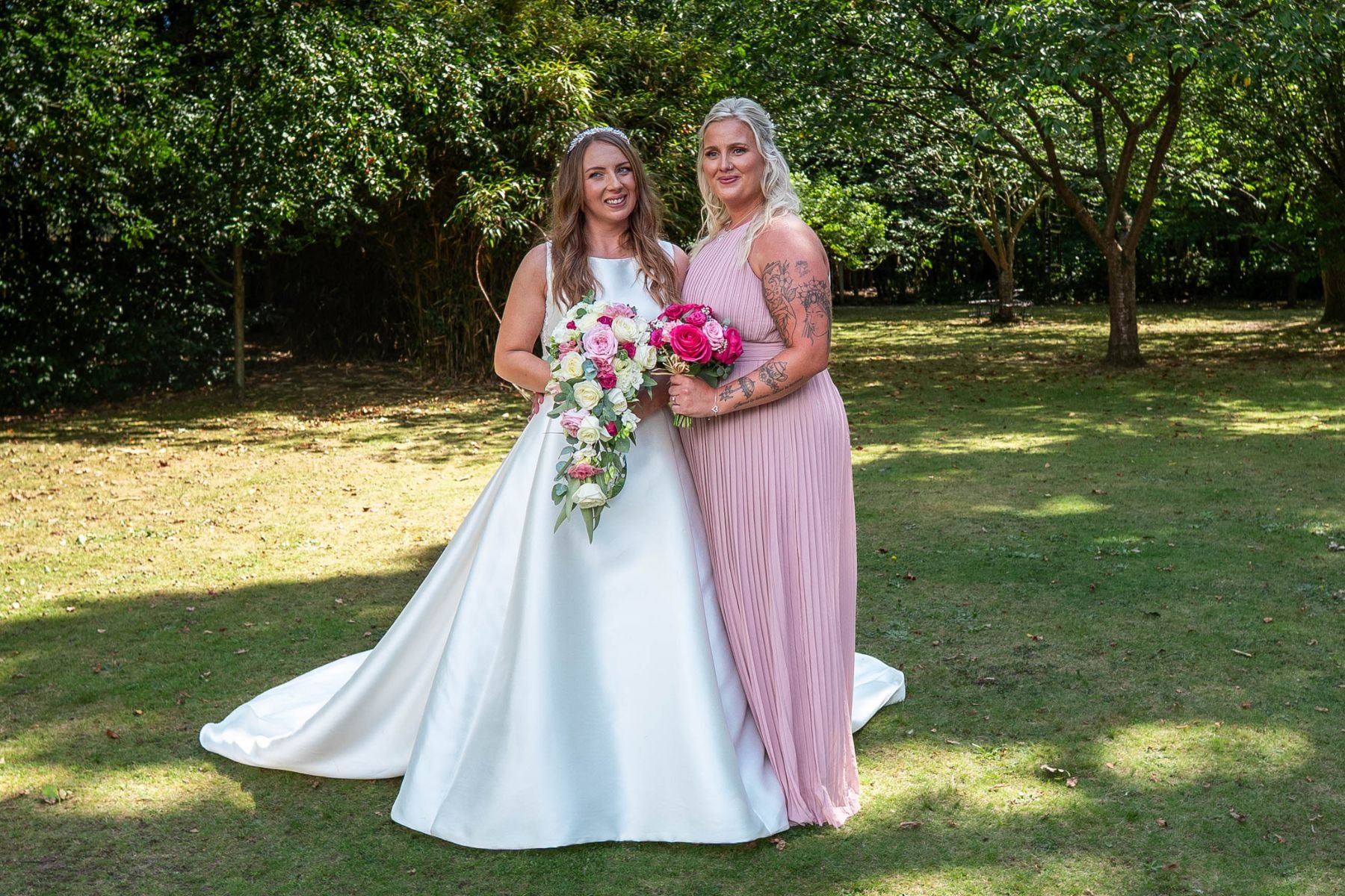 relaxed summer wedding photographer.jpg