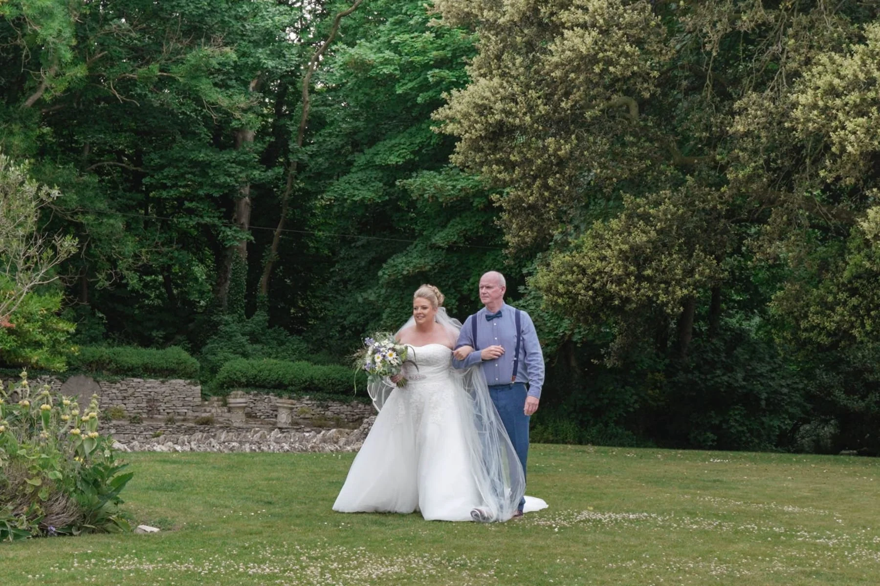 candid wedding photographer hampshire.jpg