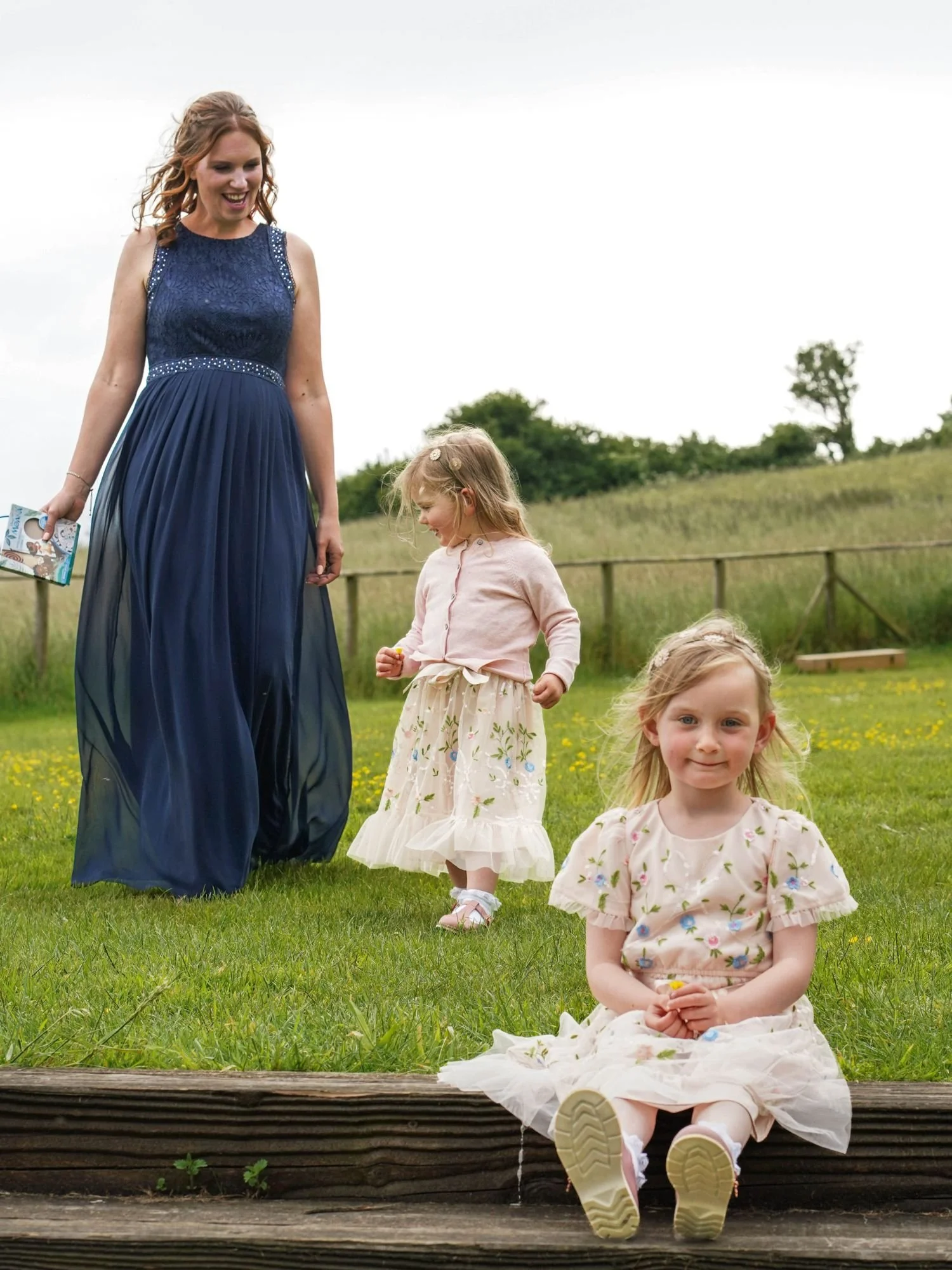flower girl photography hampshire.jpg