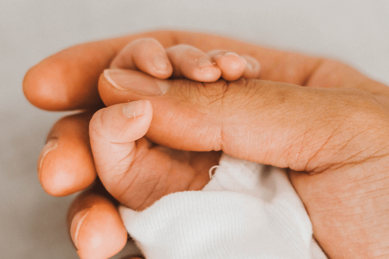 newborn photography hampshire.png