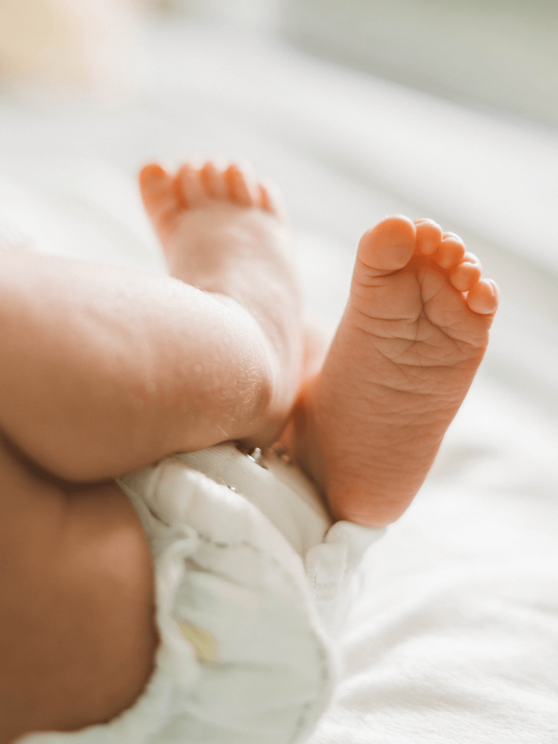 newborn details photography hampshire .png