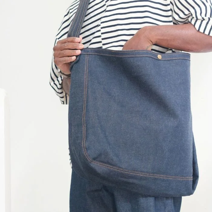 EMBMNT - Exta Extra Bag Modeled Website  (2)300.jpg