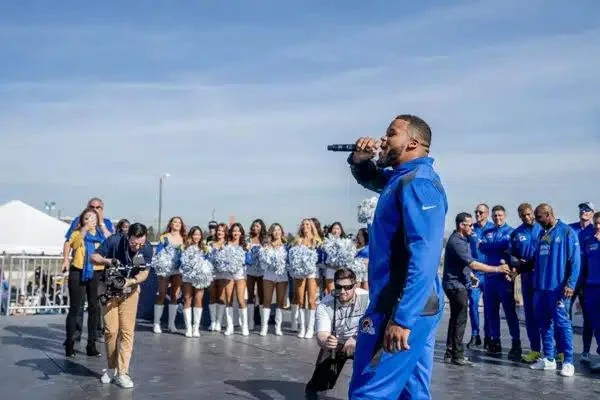 LA Rams - singer.jpg