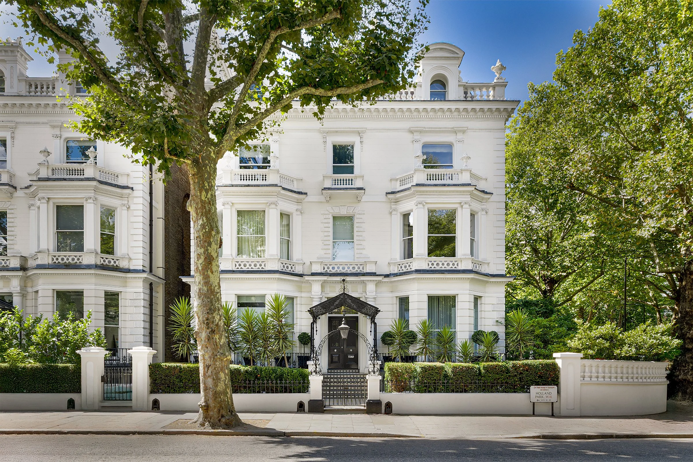 Lateral Apartment · Holland Park