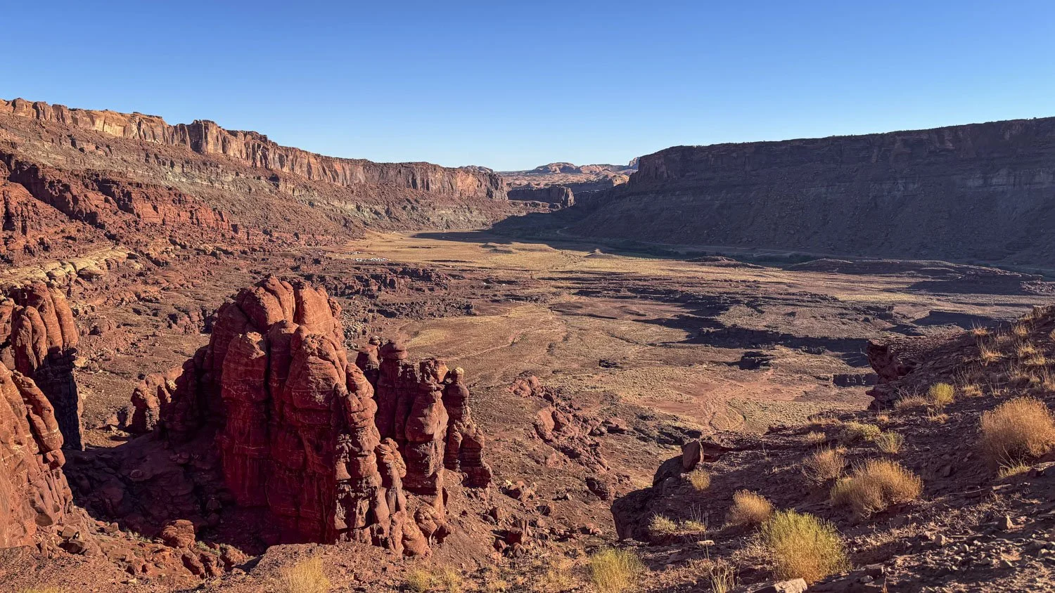 Dragonfly Campers Airstream builds can be placed in mountain resorts, lakeside campgrounds, or desert destinations. They bring unique Airstream accommodations to any landscape.