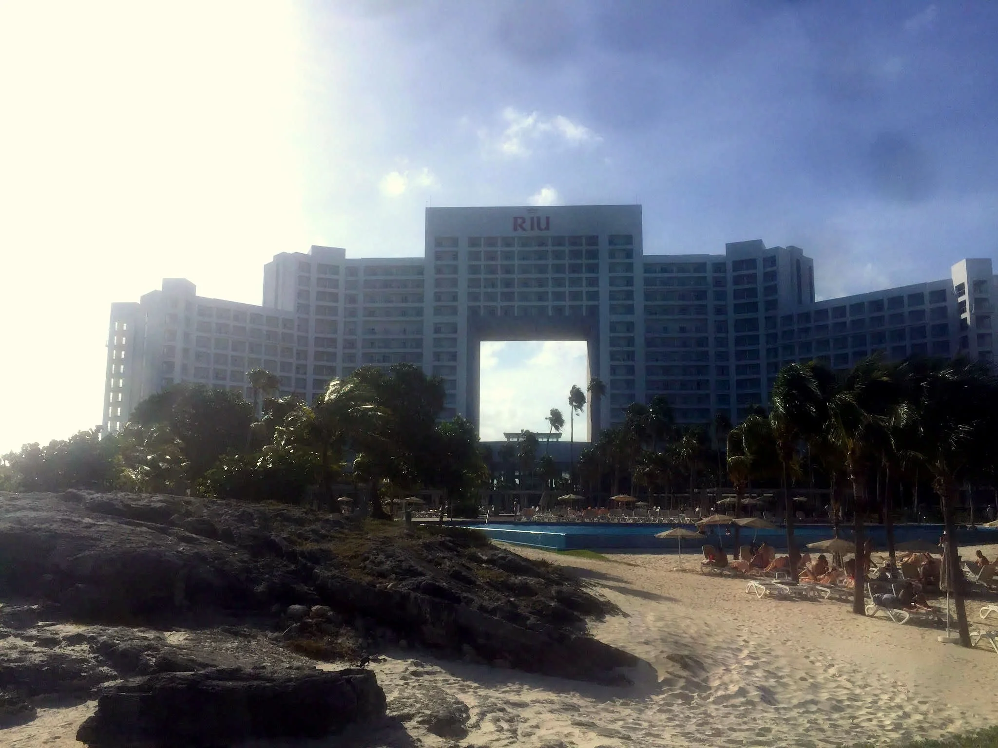 Hotel Review: RIU Palace Peninsula