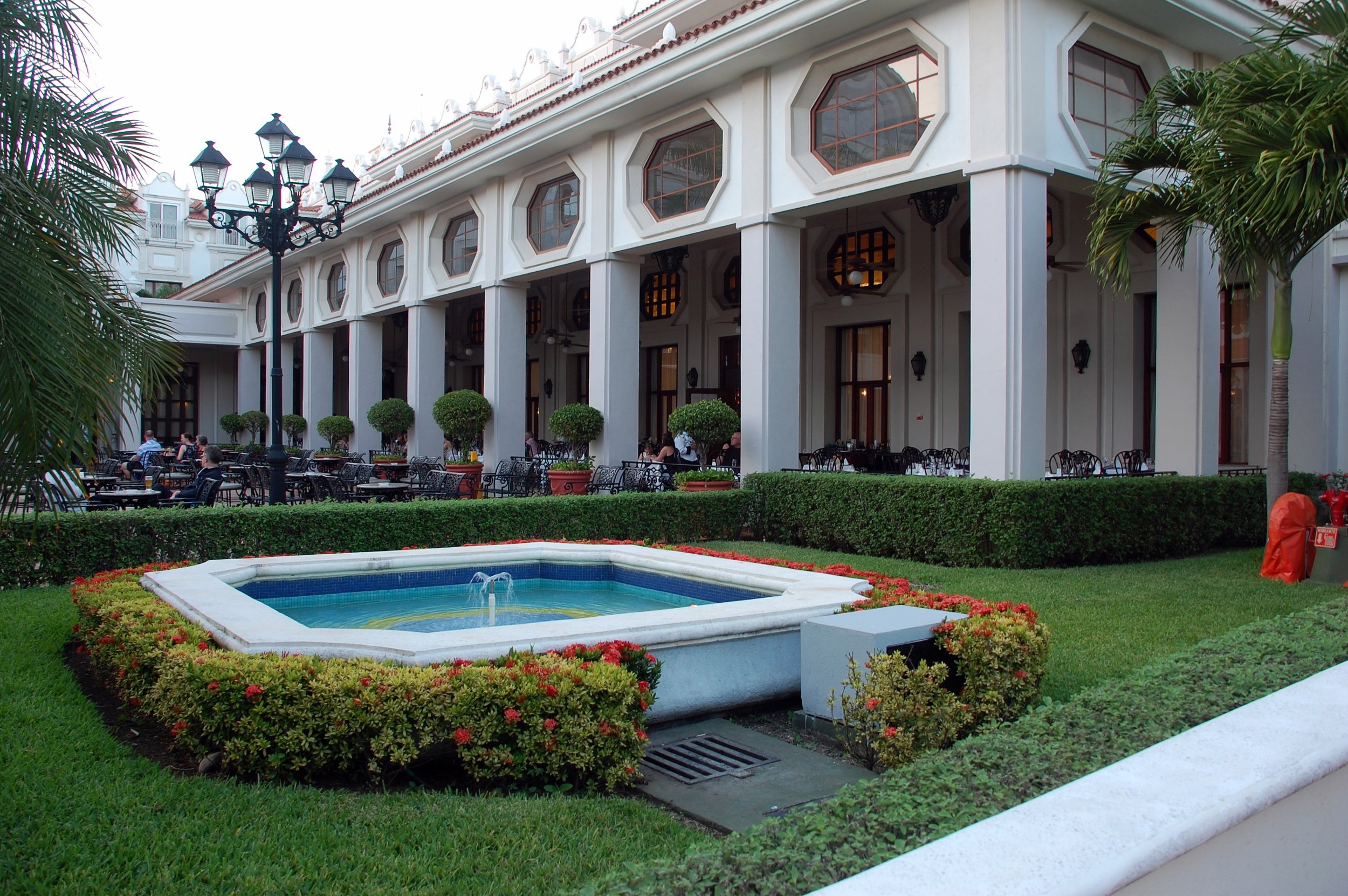 Hotel Review: RIU Palace Riviera Maya