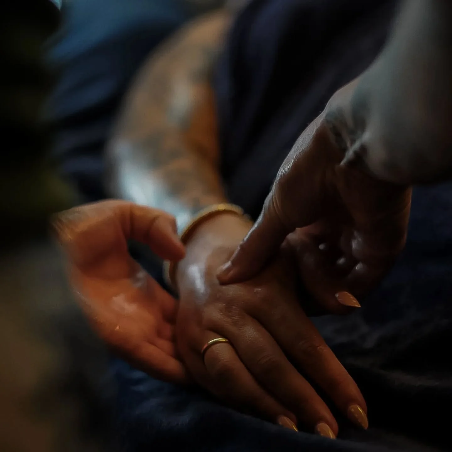 Do you crave a space to just "be"? 

A place where the roles can slip away, nothing is required of you &amp; there is no need to achieve.

Holistic treatments are rare gifts in life that give you permission to do absolutely nothing 💫🌙✨️ 
