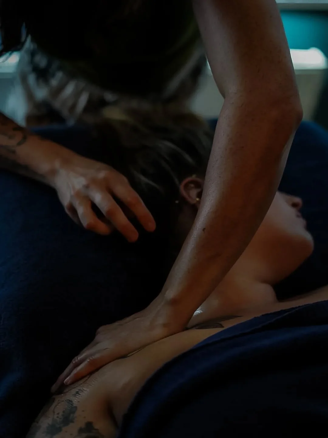 Aromatherapy Massage 🌱🍃🌿

When touch meets scent, you receive a truly holistic massage...

A blend of essential oils tailored to your needs, providing a combination of sensory &amp; physical therapy to achieve what you need from your massage. 

#a