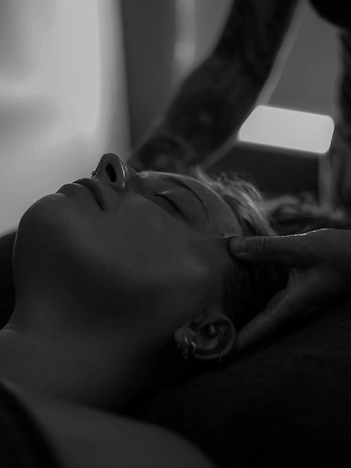 Here for when you just need a moment to breathe...

 🖤

#massage
#reflexology 
#reiki
#manuallymphaticdrainage 
#aromatherapy