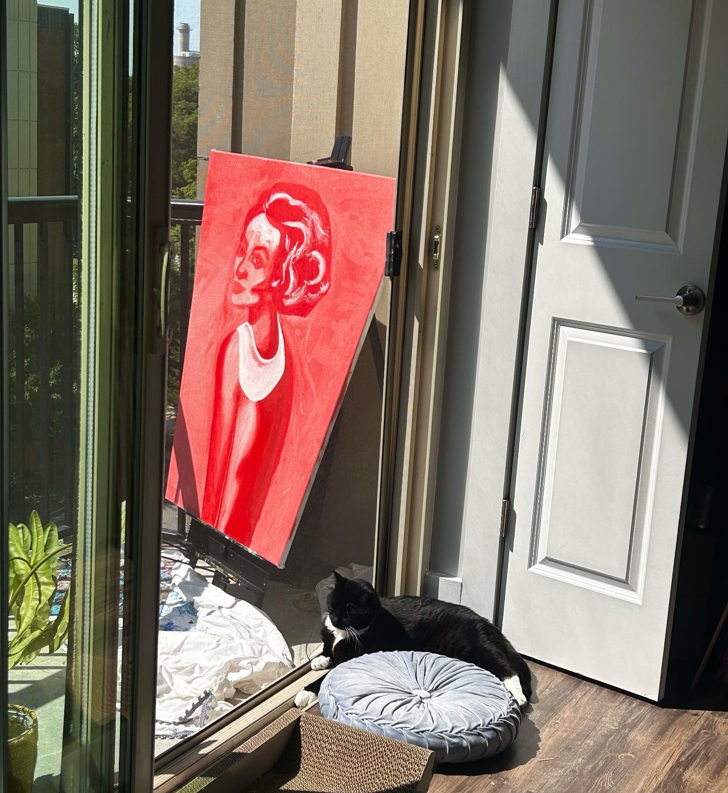 Meet my artistic director&mdash;he naps on the job, but his critiques are brutal
&bull;
&bull;
&bull;
&bull;
&bull;
&bull;
&bull;
#art #arts #artist #artistoftiktok #artistsoftiktok #painting #oilpainting #oilpaint #painter #paintersoftiktok #painter