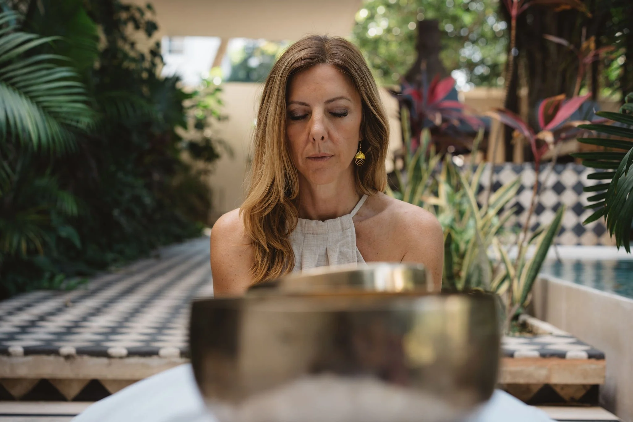 Connecting people to their true essence through energy healing and conscious mentorship