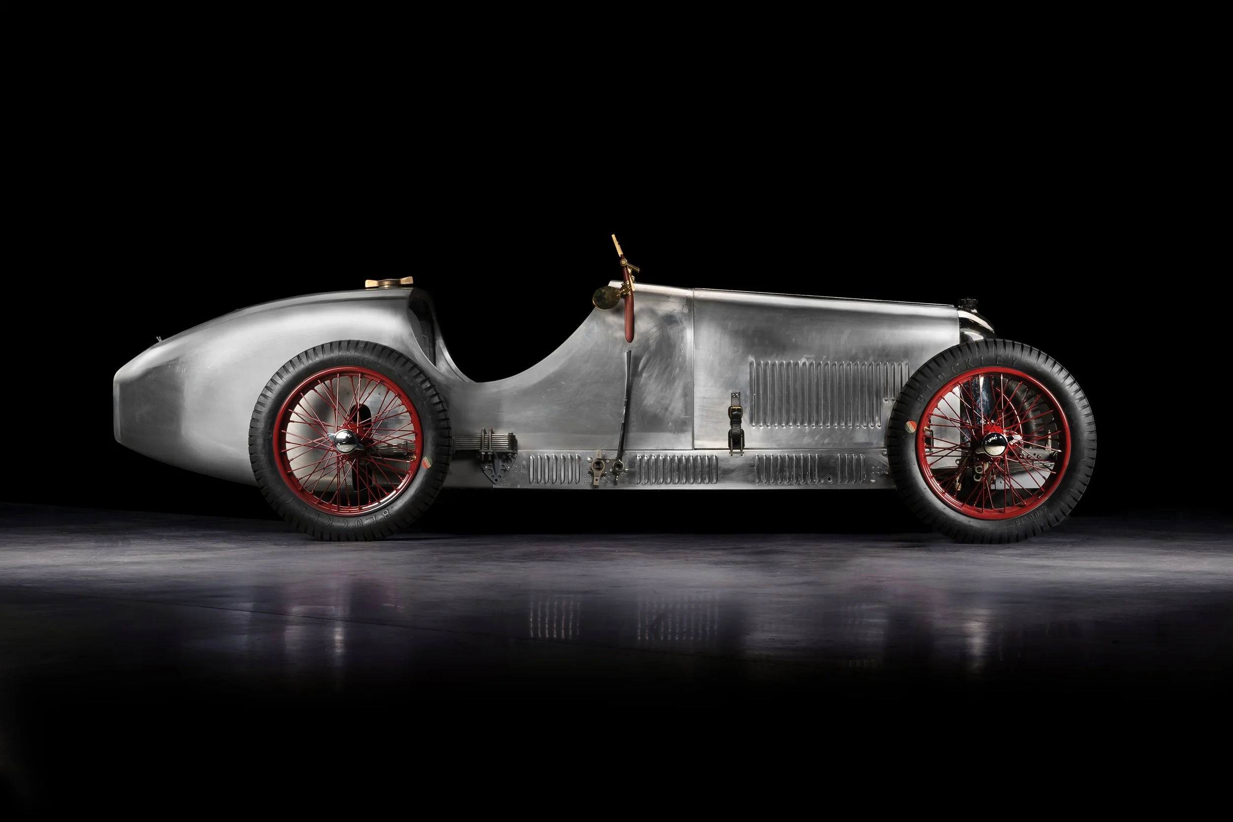 068 completed body 14-09-12.jpg