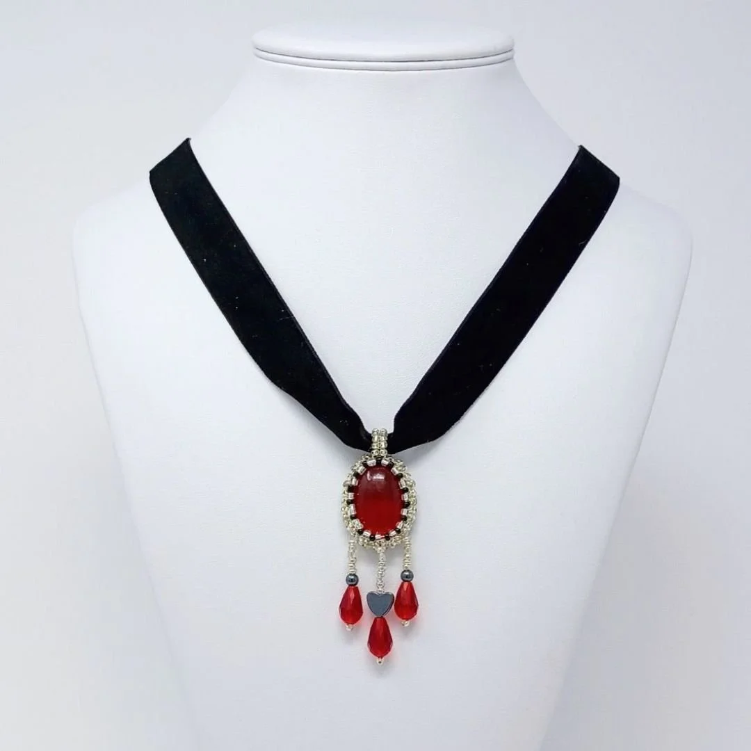 5/16 Beaded Square Stitch Bezel by Emma Roberts