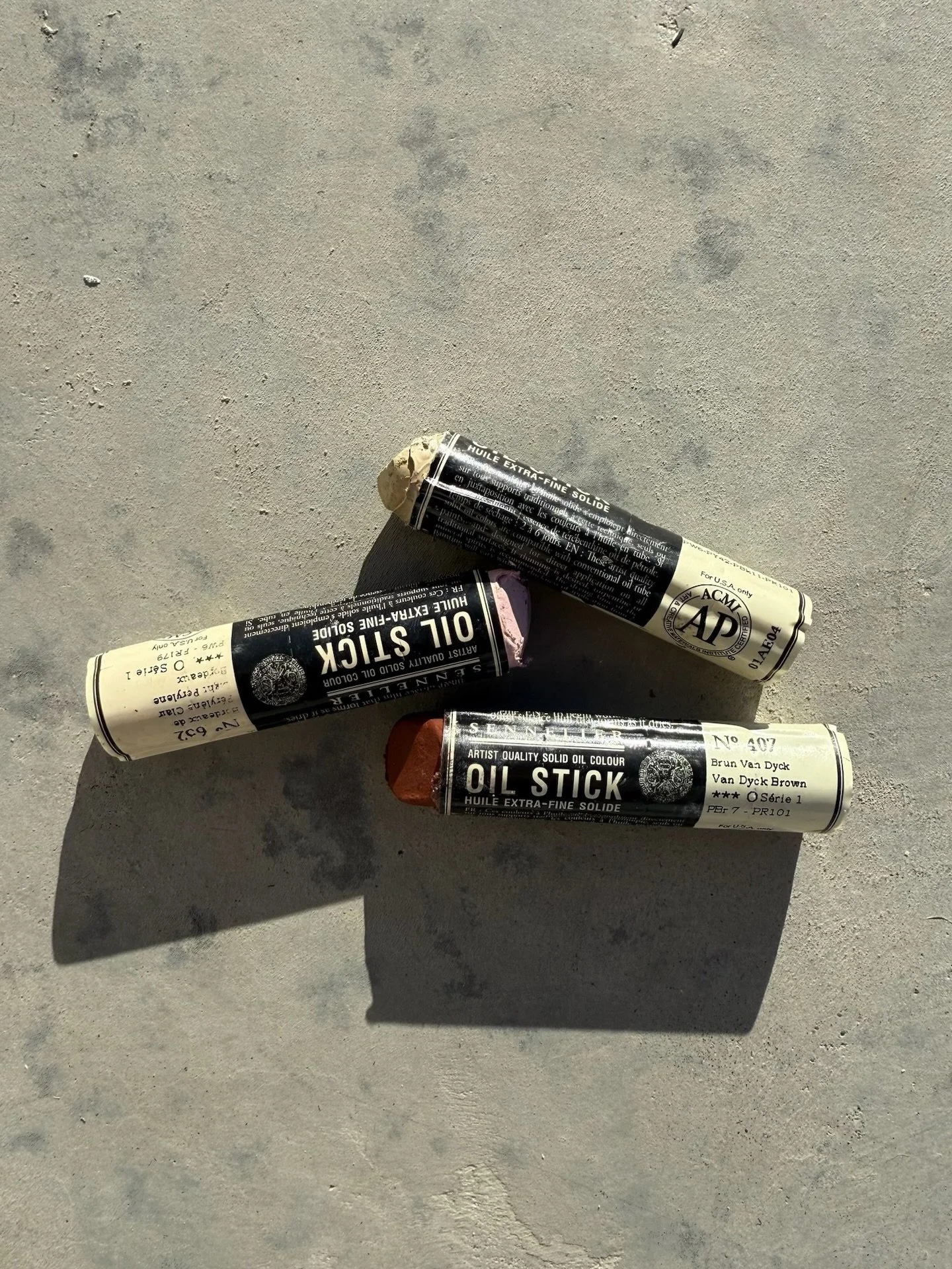 When the materials become the muse.  Always crushing on @sennelier1887.