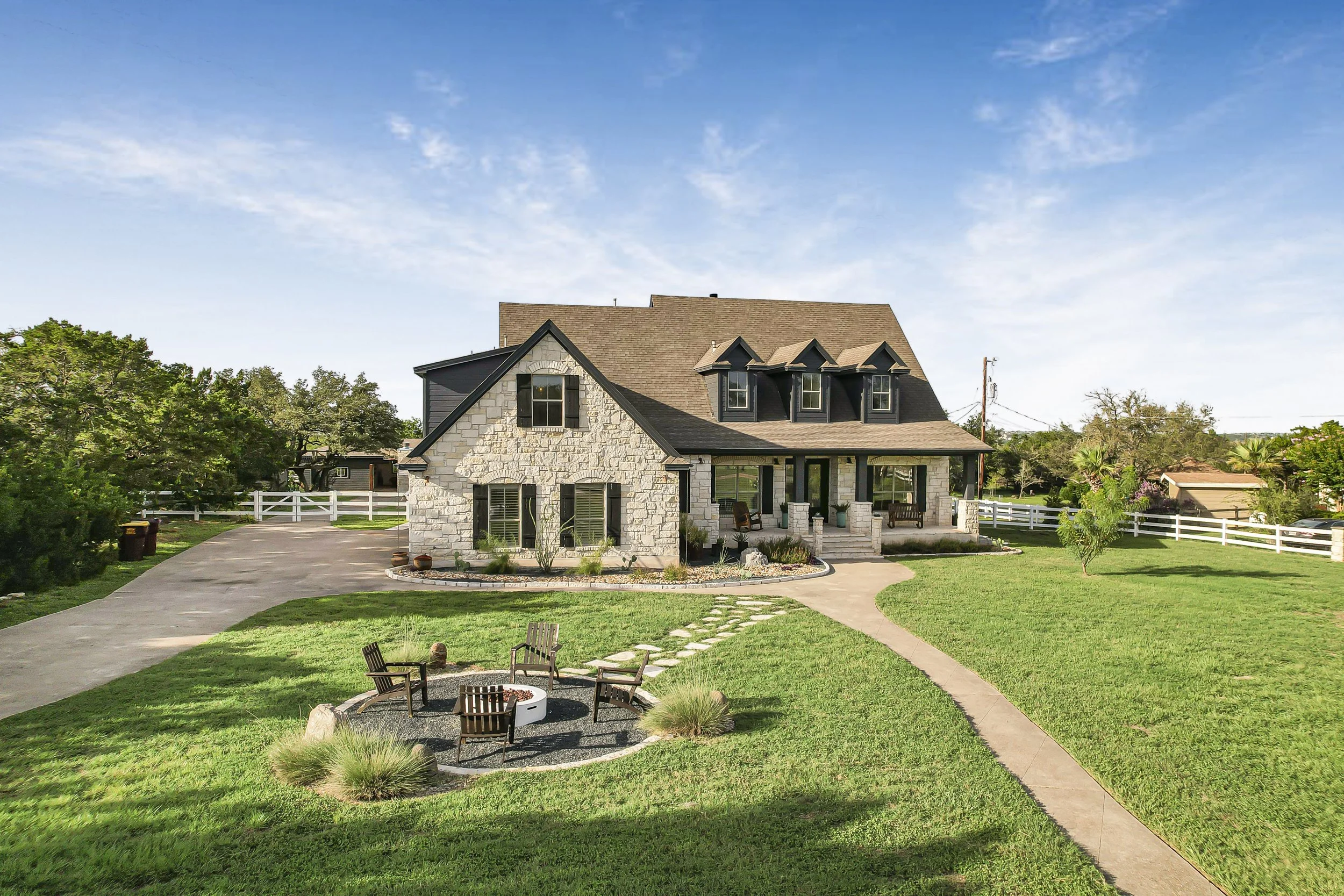 306 Saddlehorn | Hill Country Retreat with Pool, Guest House &amp; 15-Mile Views