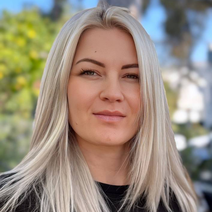 Alena Mokshina Hairstylist newport beach