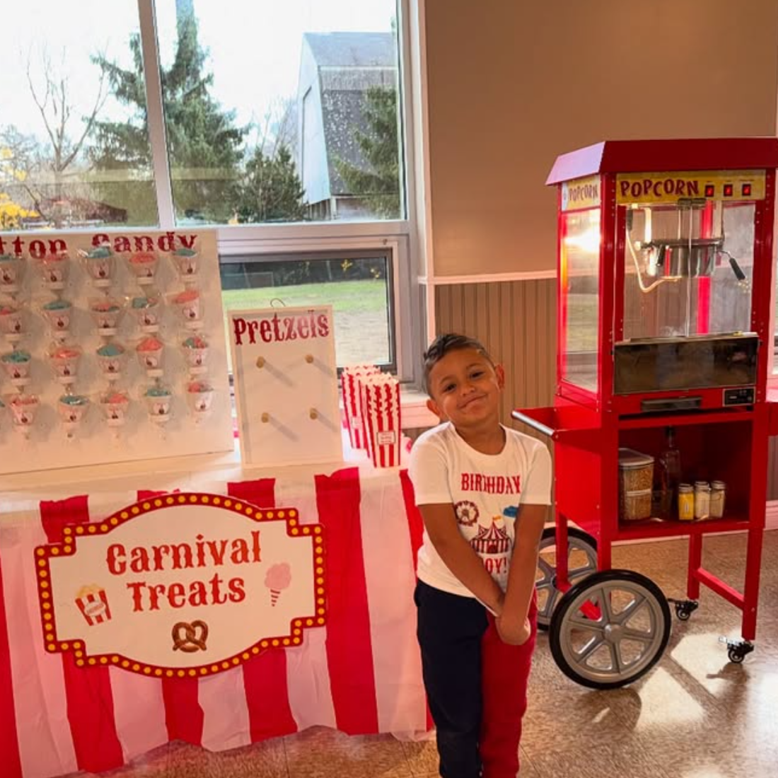 Rentable Dessert Display + Popcorn Machine