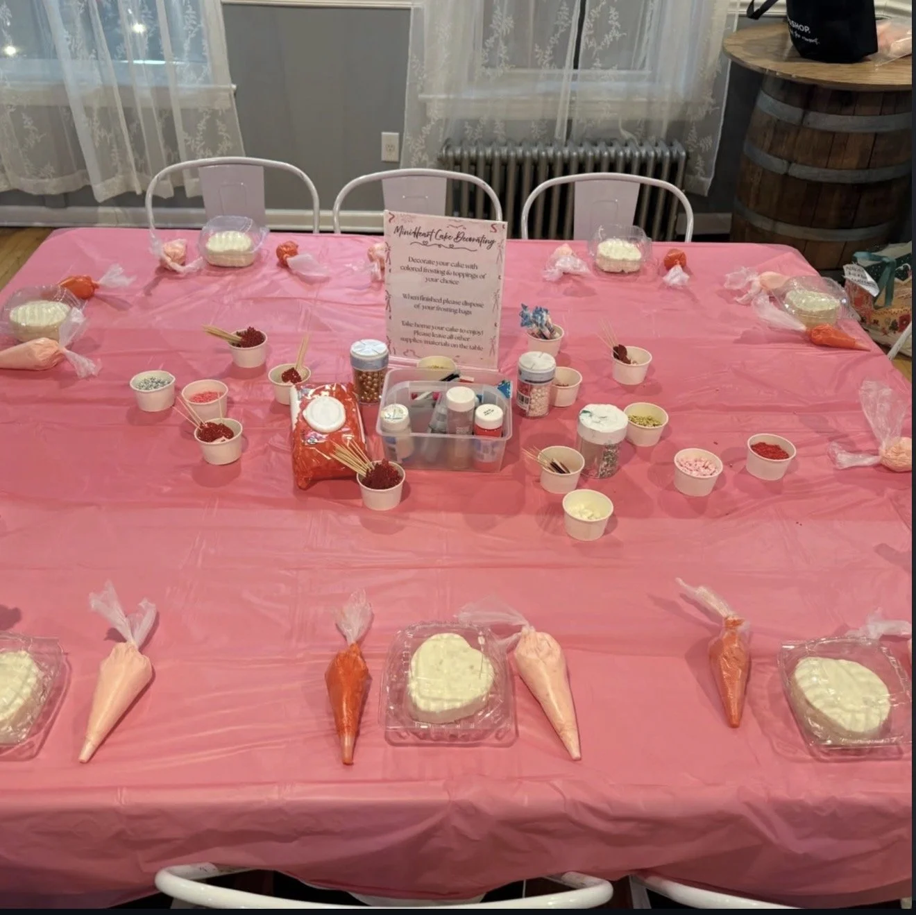 Mini Cake Decorating