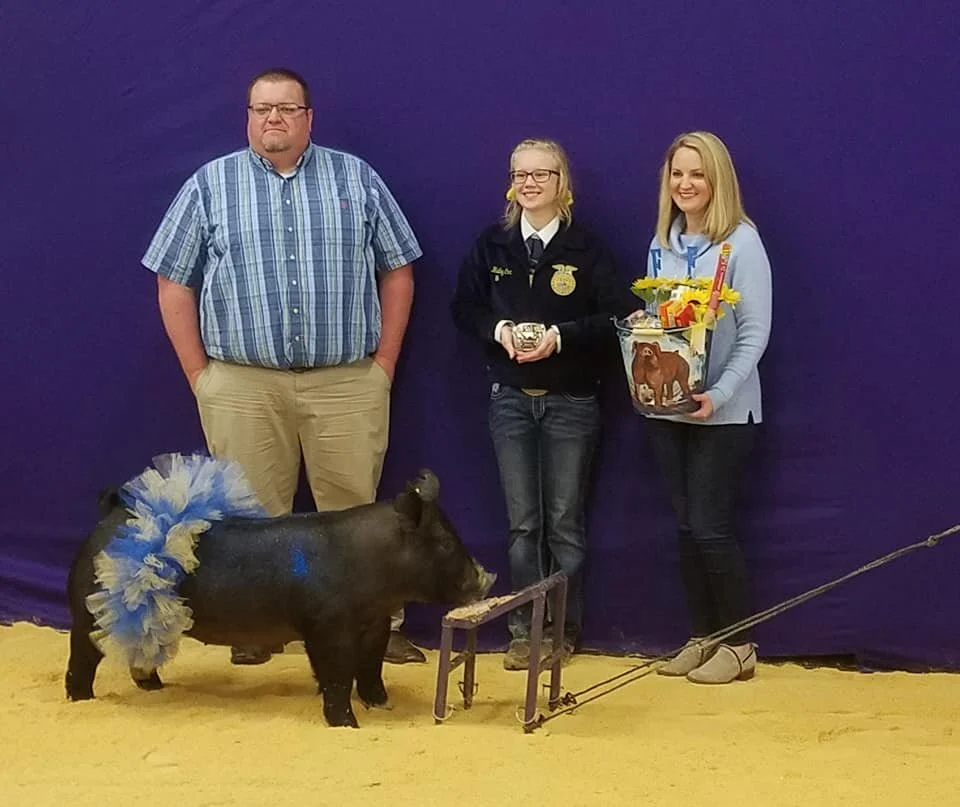 Hailee Ford-3rd overall crossbred checotah local show at backdrop.jpg