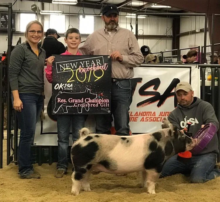 Maxwell- OKJSA New Years Knock out Reserve Grand crossbred gilt.jpg