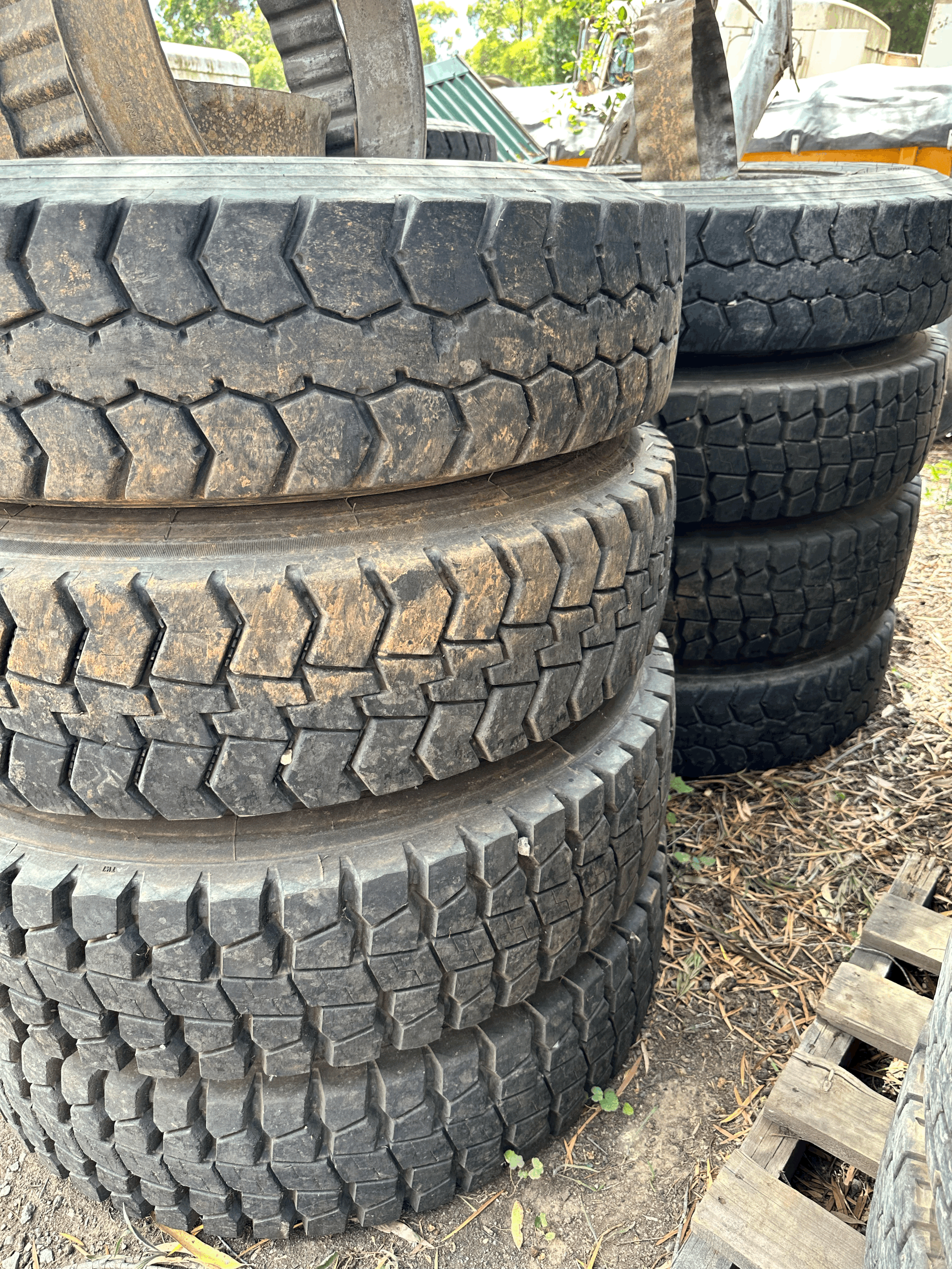 8 American 10 stud rims and  good tyres