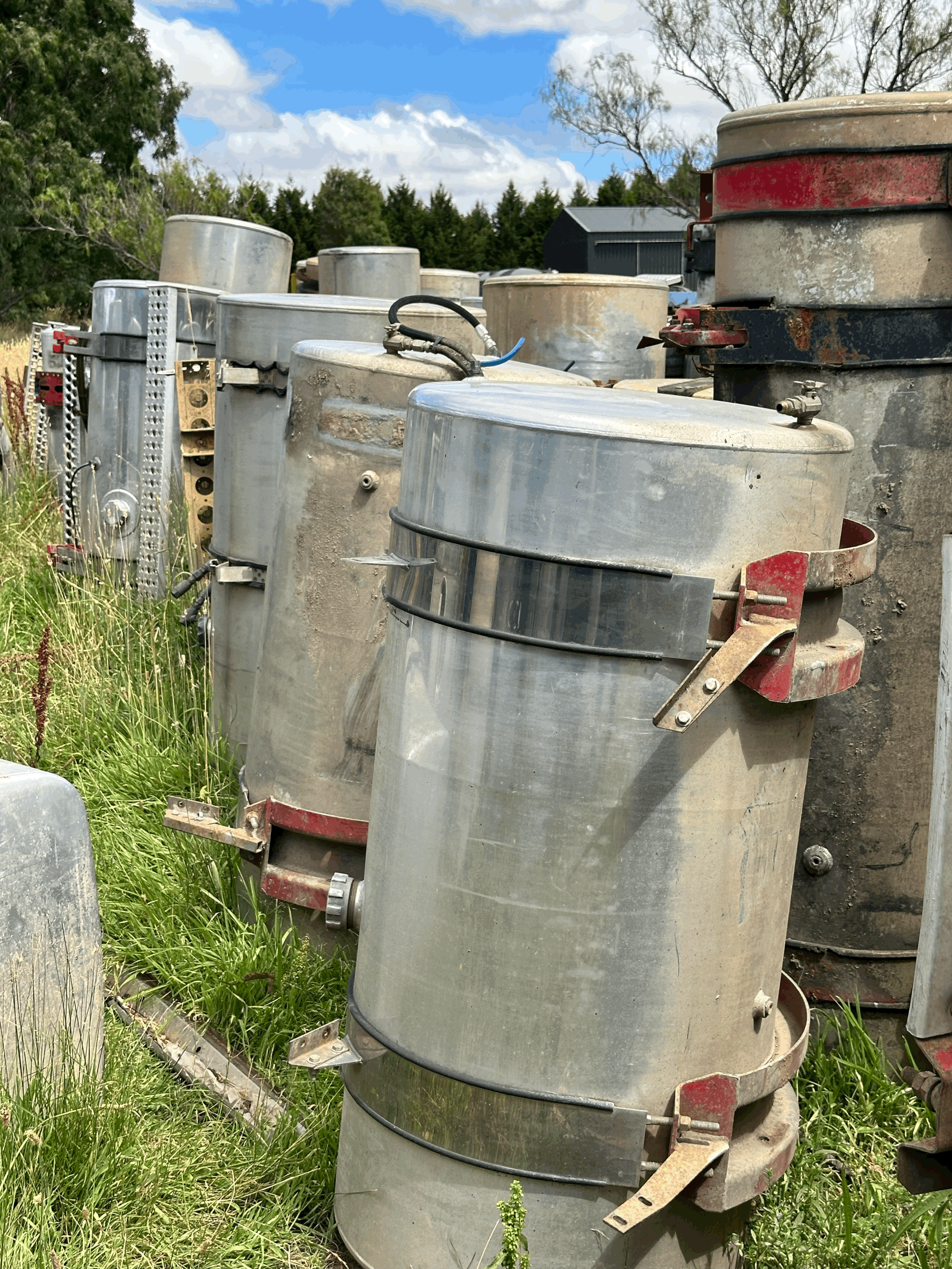 Freightliner round tanks (many different sizes available)