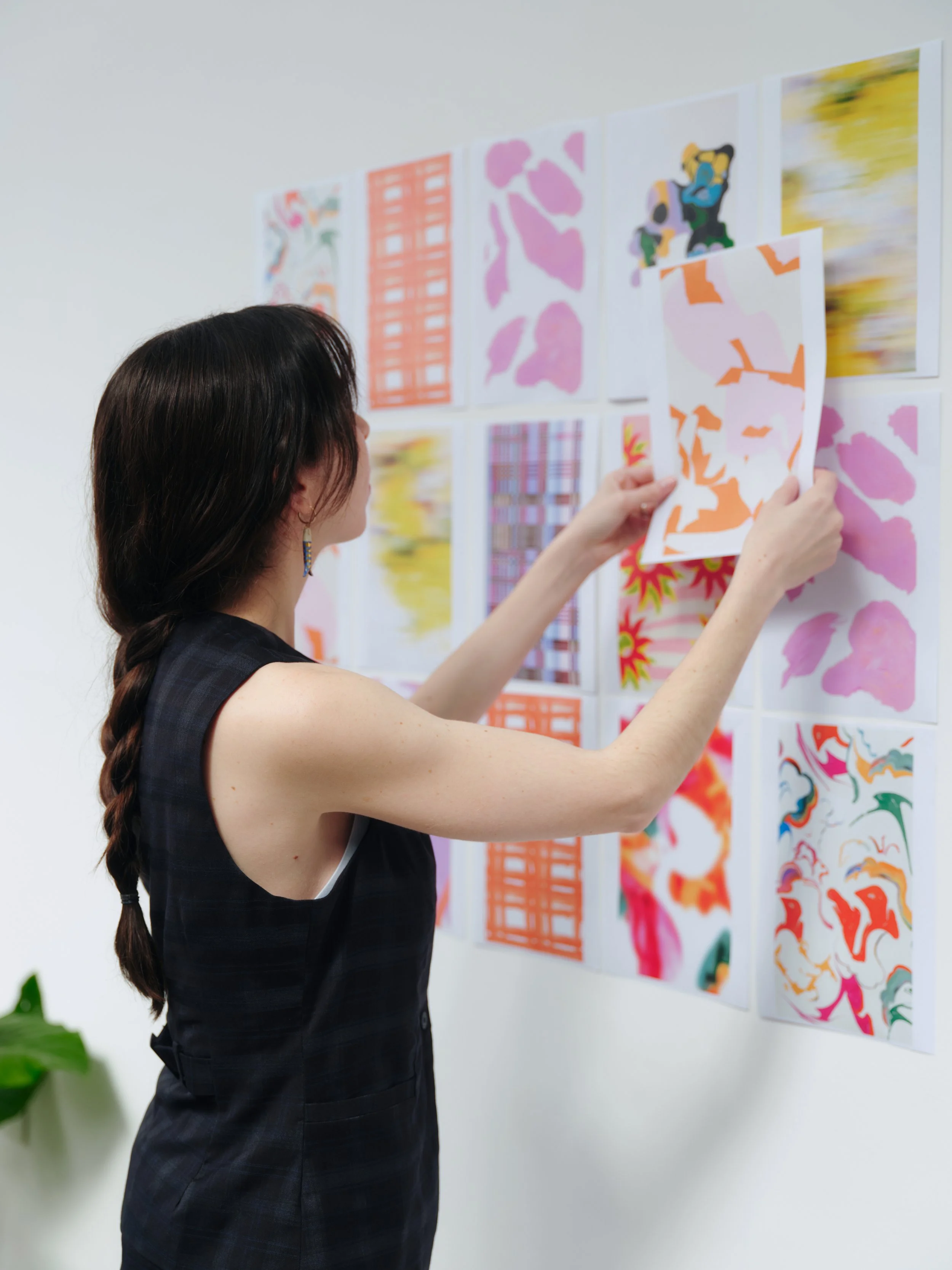 Diseñadoras aprendiendo estampados textiles en masterclass online
